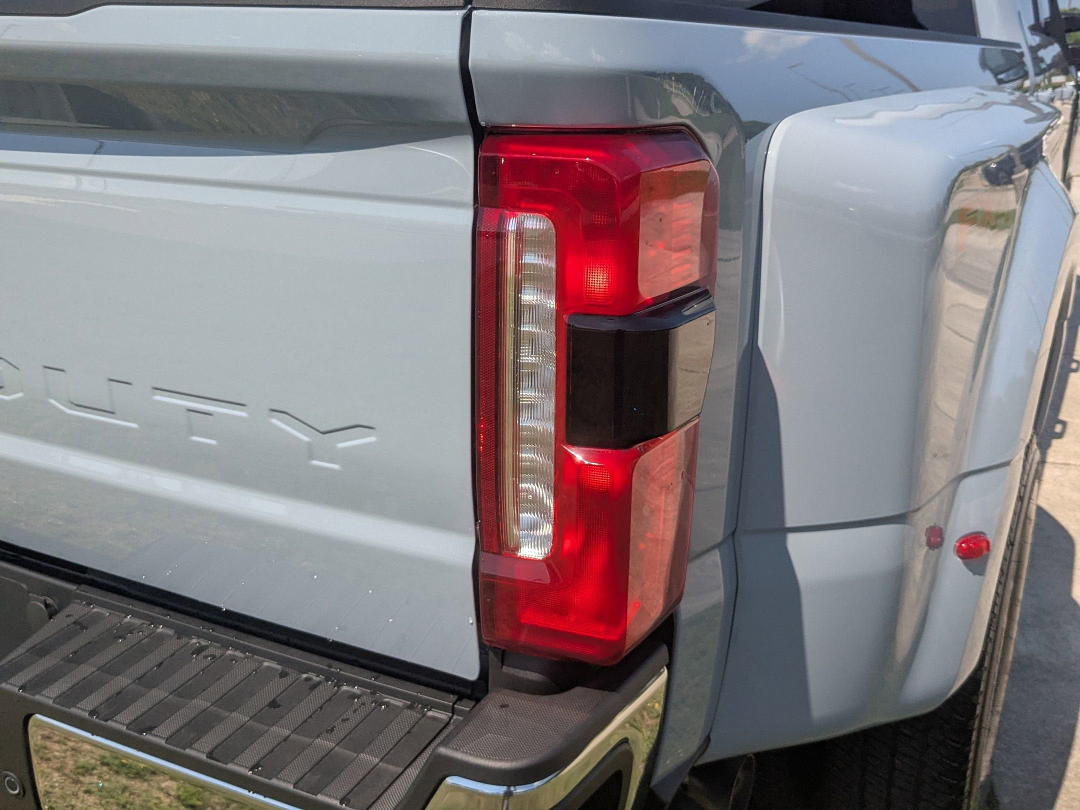 2026 Ford Super Duty F-350 DRW LARIAT