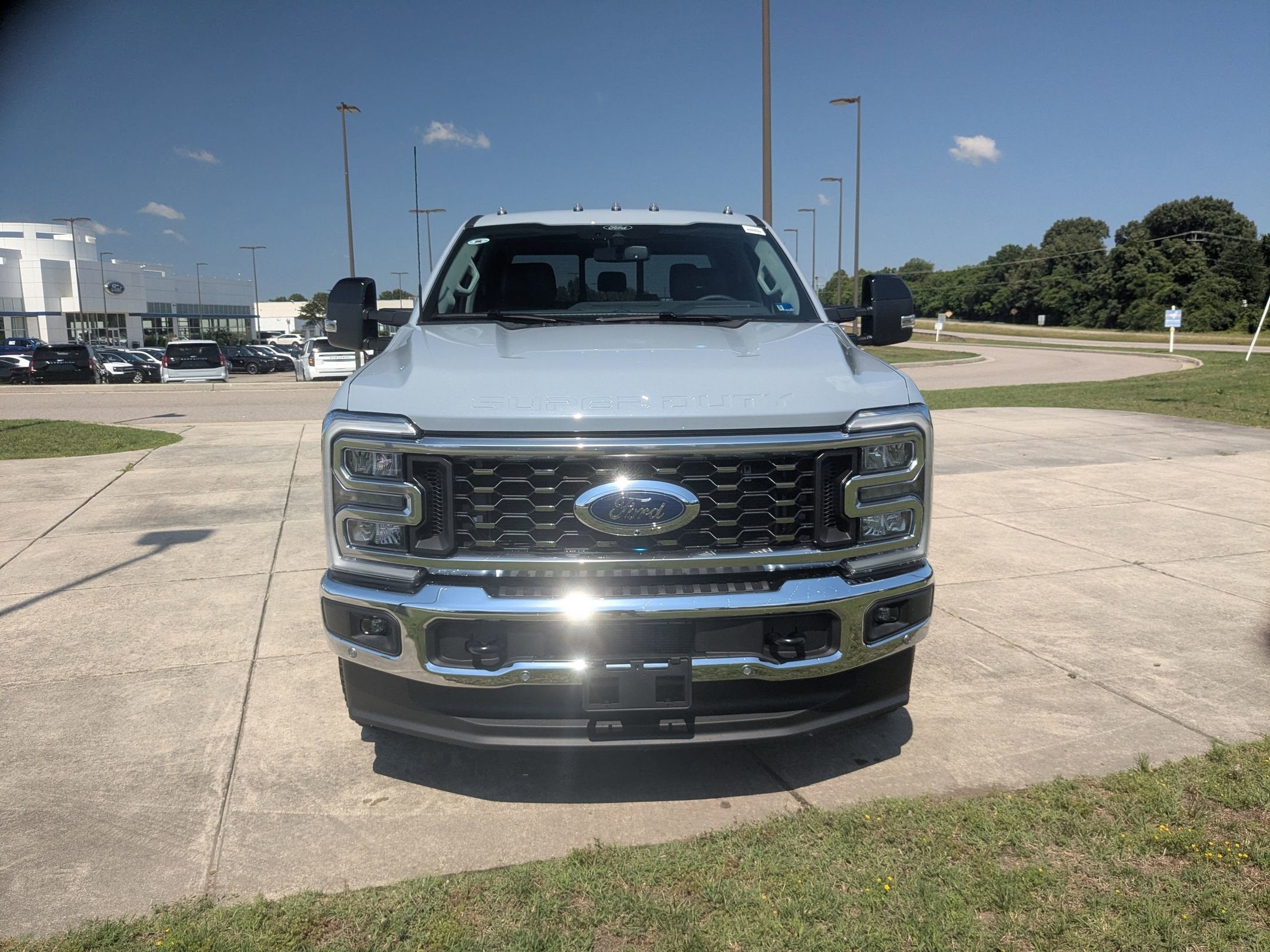 2026 Ford Super Duty F-350 DRW LARIAT