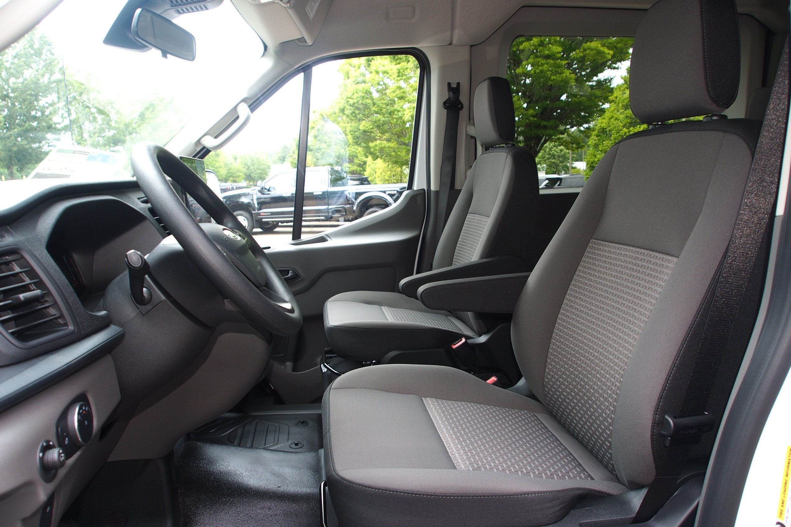 2026 Ford Transit Passenger Wagon XL