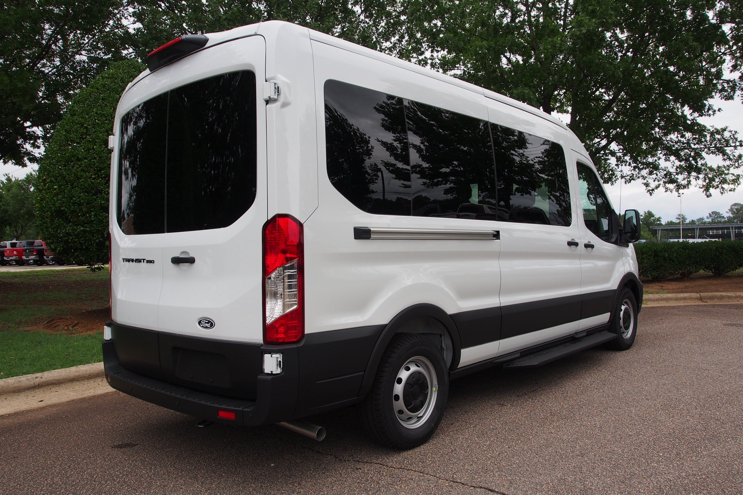2026 Ford Transit Passenger Wagon XL