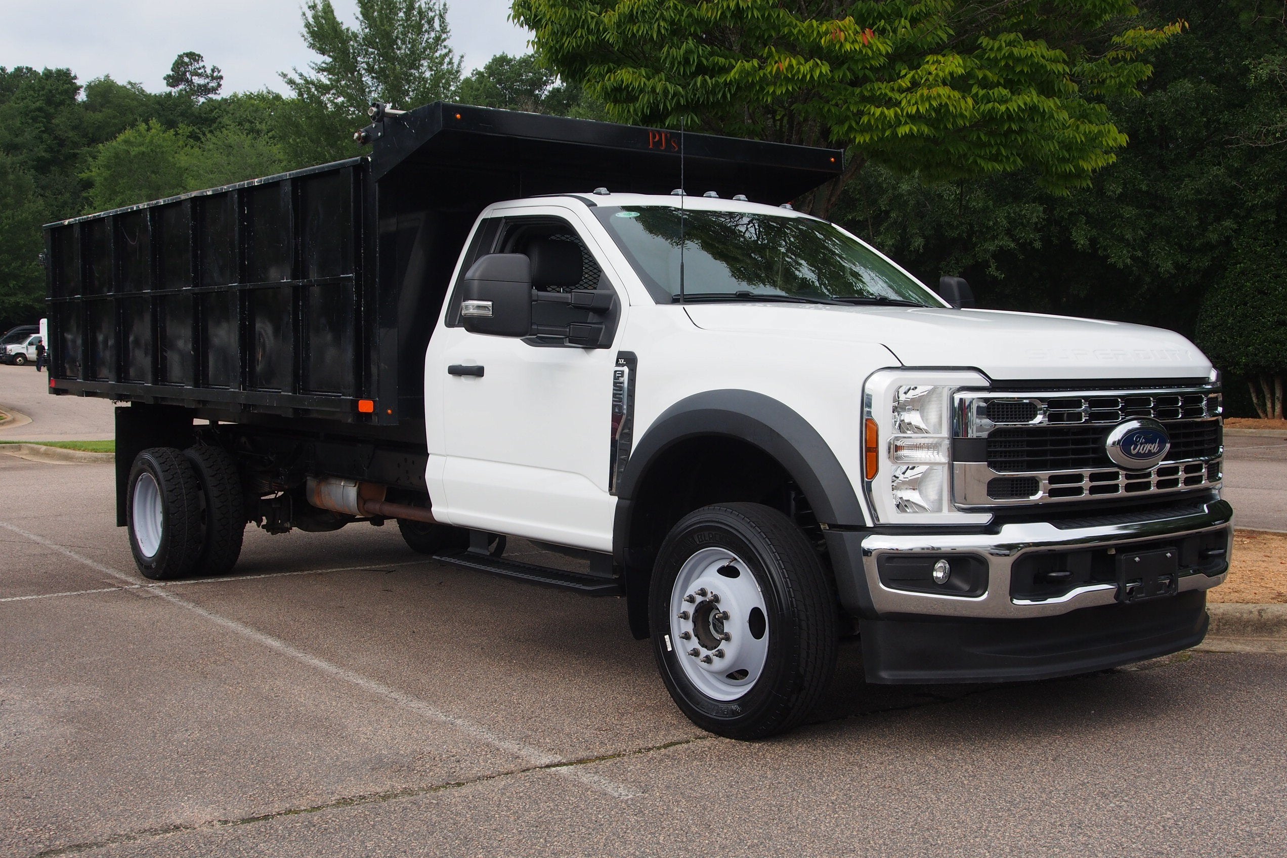 2025 Ford Super Duty F-550 DRW XL