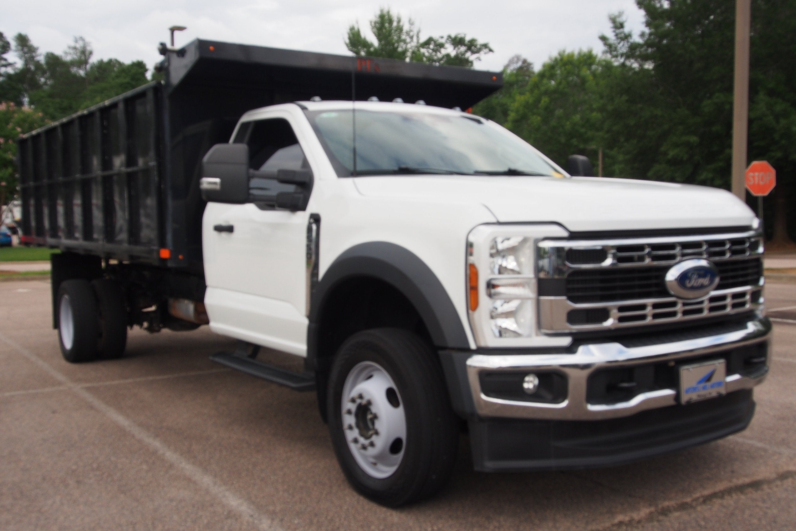 2025 Ford Super Duty F-550 DRW XL