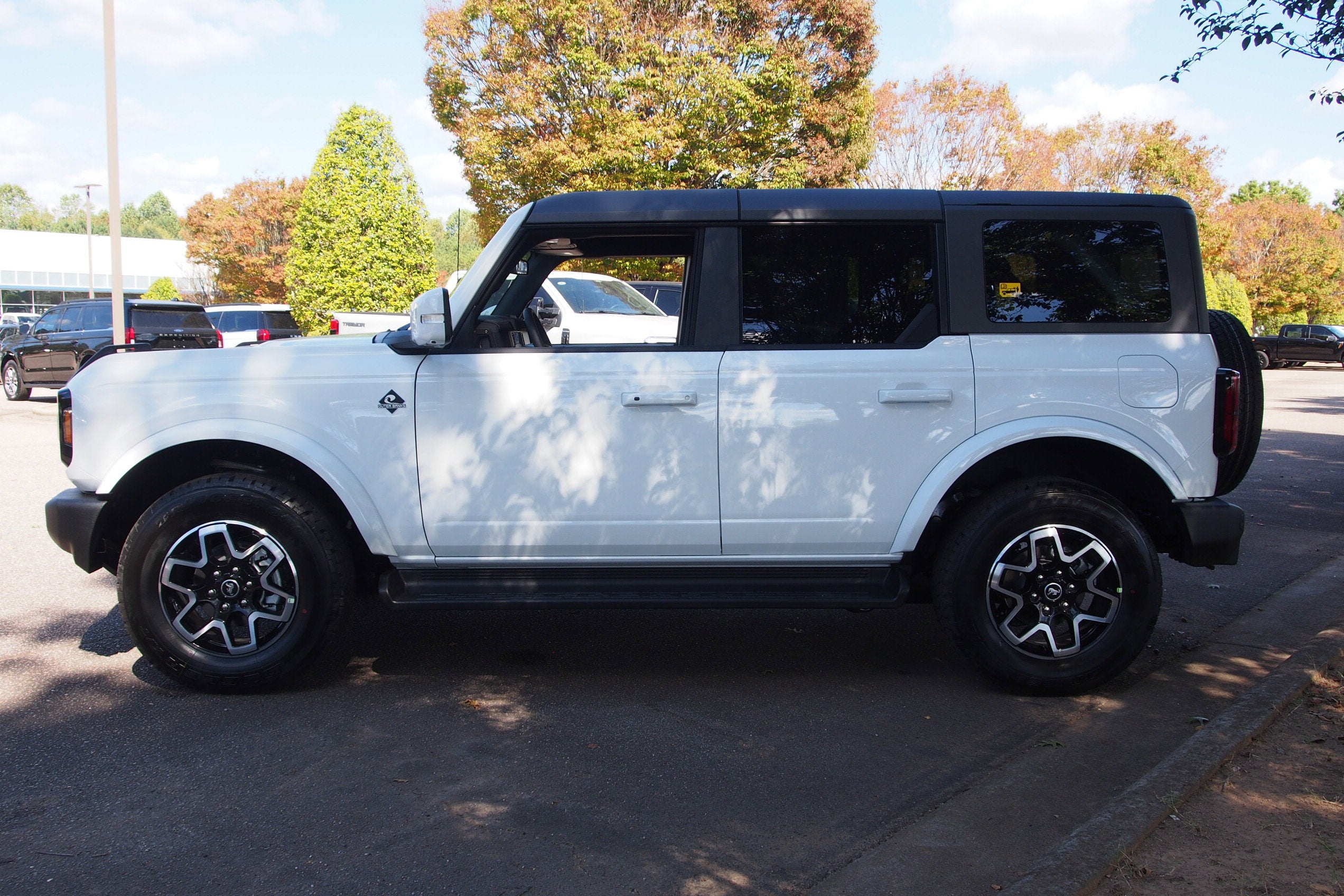 2025 Ford Bronco Outer Banks - Crossroads Courtesy Demo