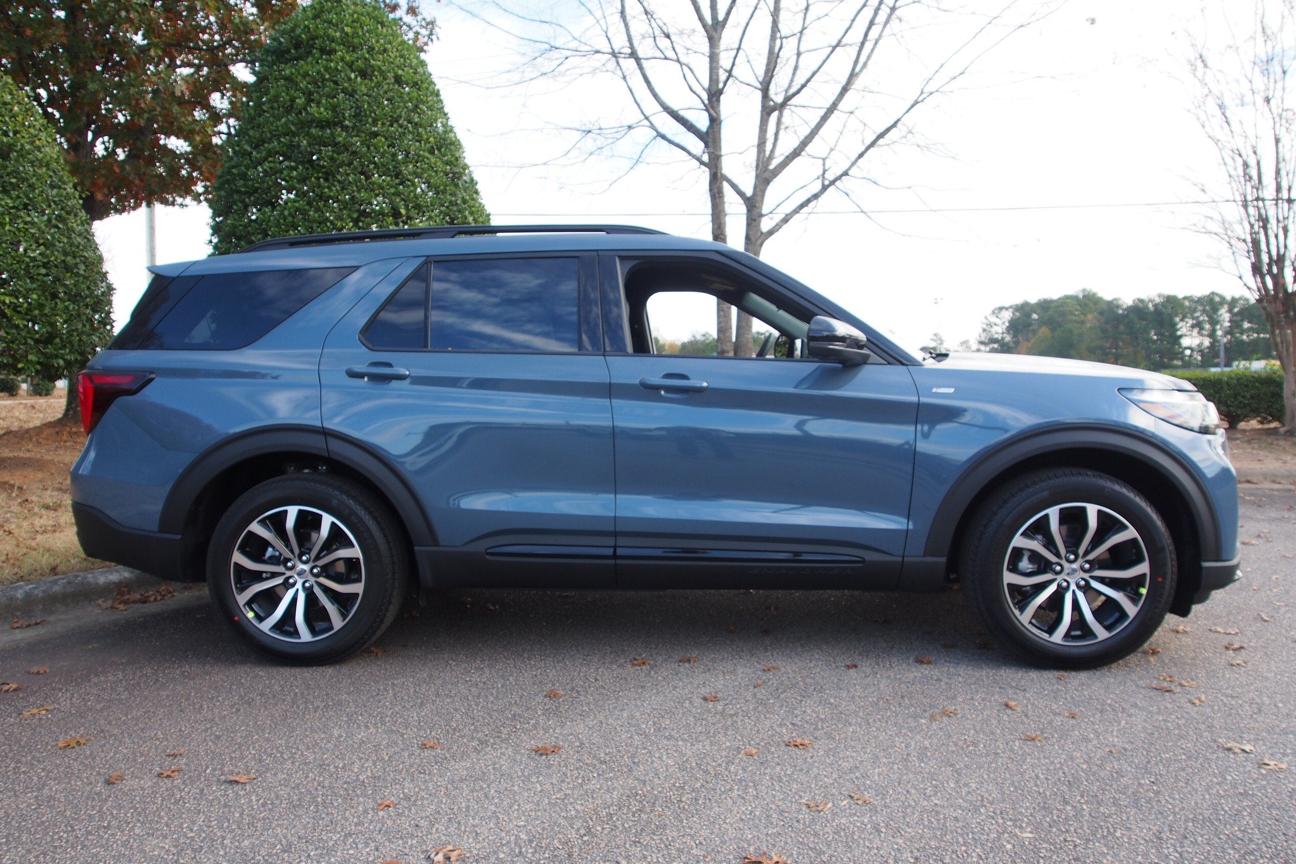2026 Ford Explorer ST-Line - Crossroads Courtesy Demo