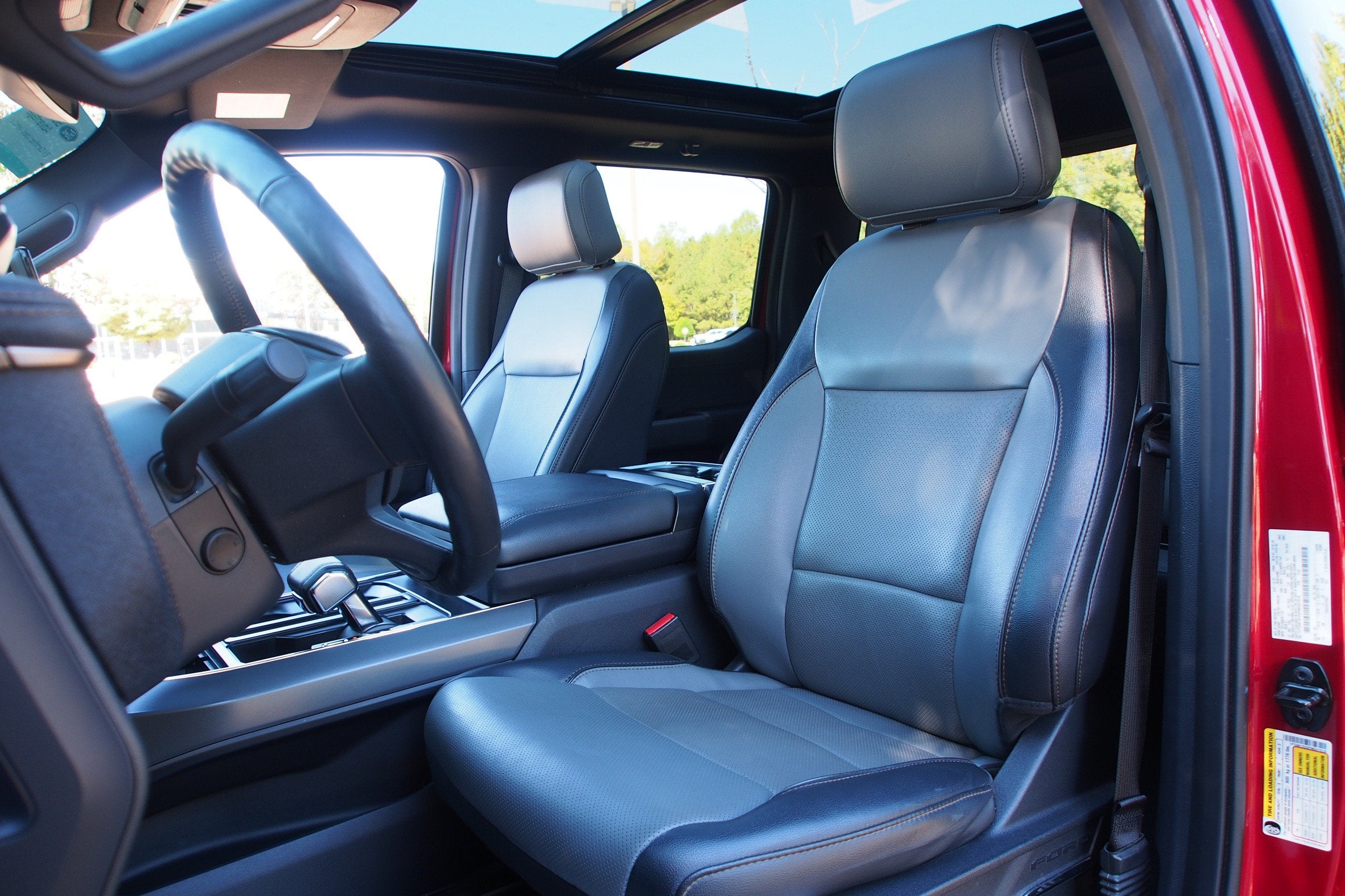 2023 Ford F-150 Lightning LARIAT