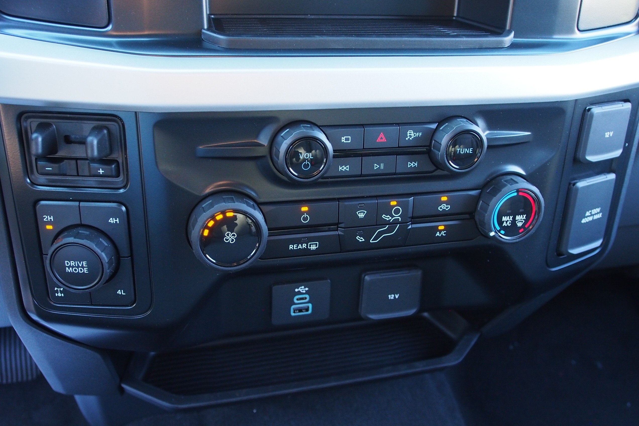 2027 Ford Super Duty F-250 SRW XL