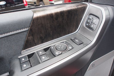 2027 Ford Super Duty F-250 SRW LARIAT