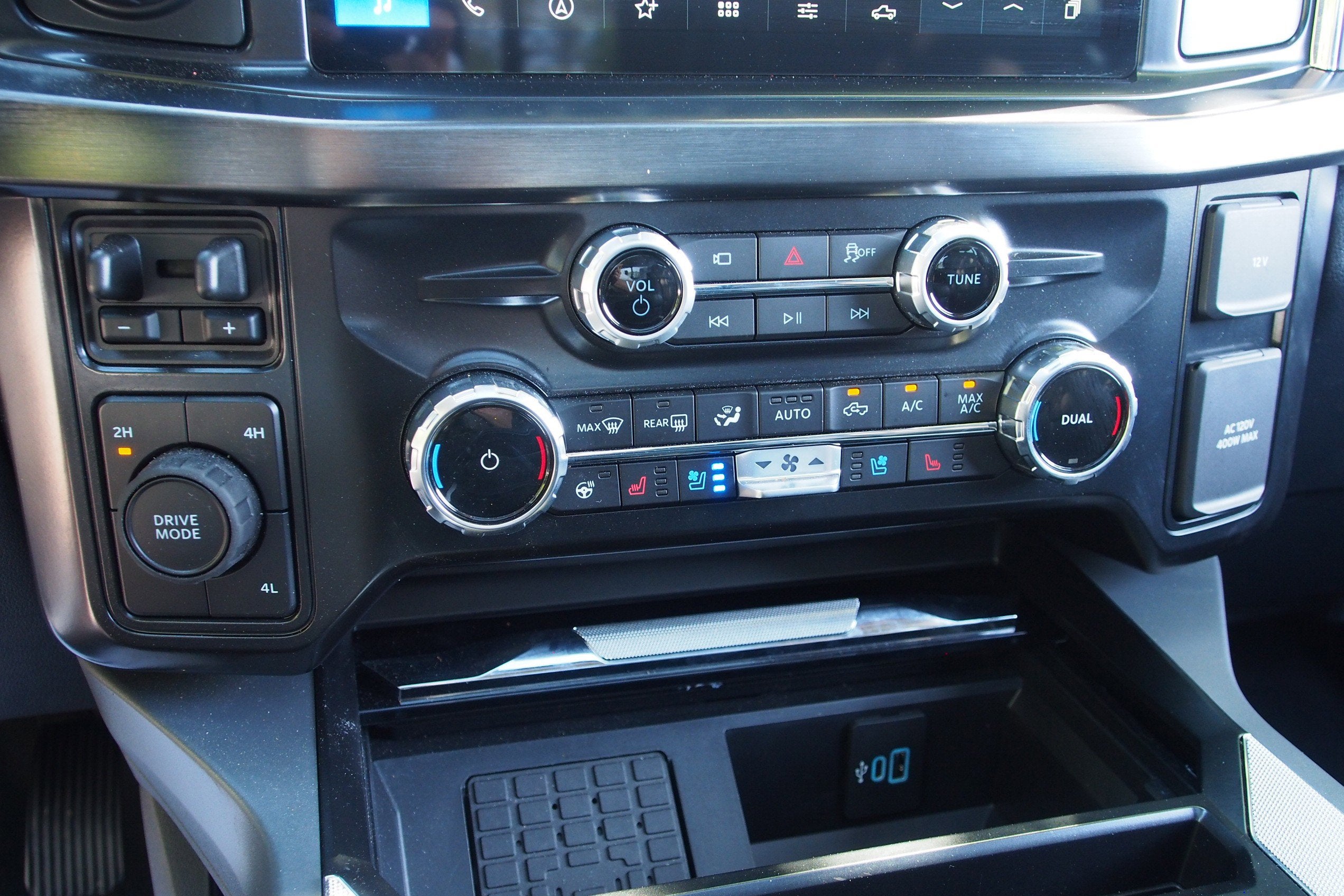 2025 Ford Super Duty F-350 DRW LARIAT