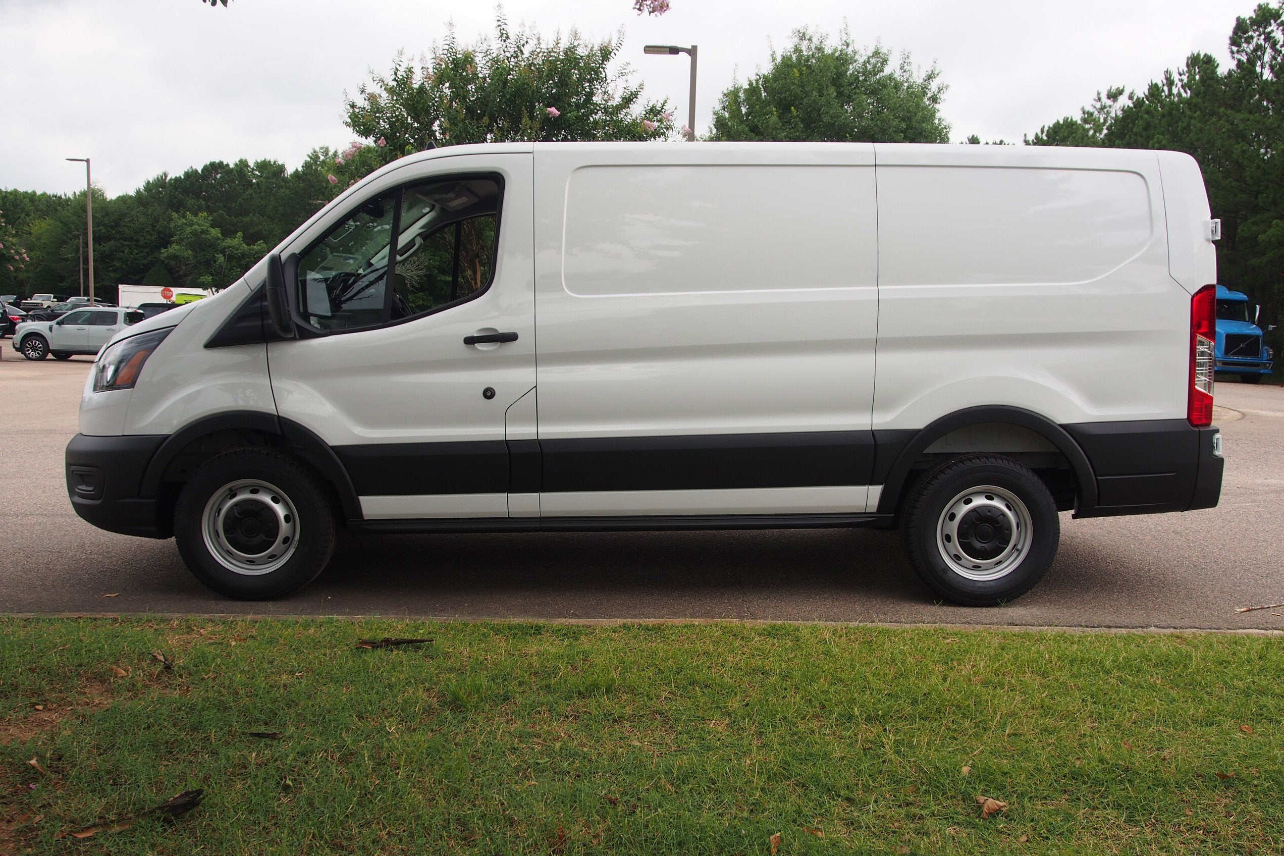 2025 Ford Transit Cargo Van Base