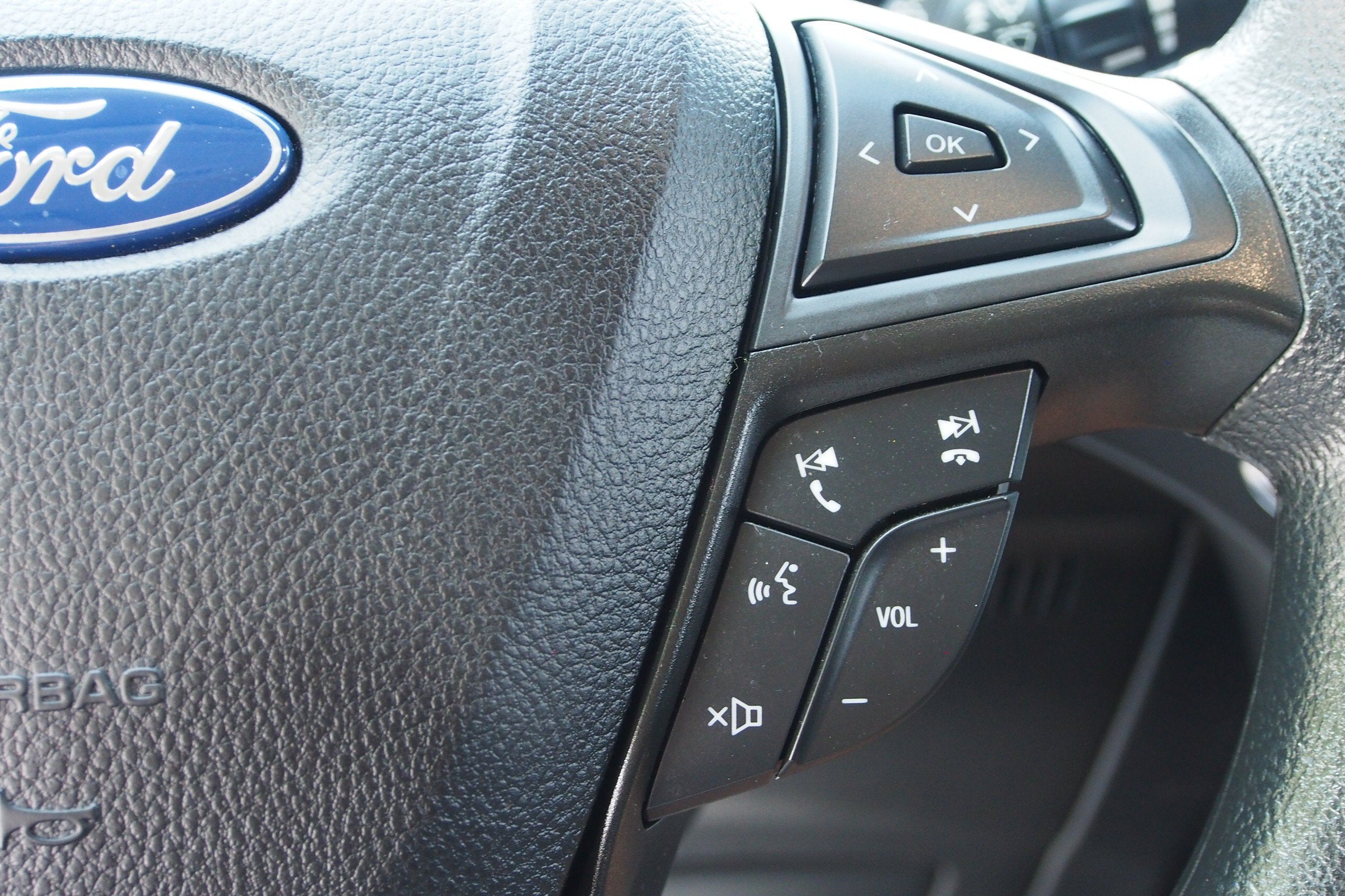 2022 Ford Edge SE