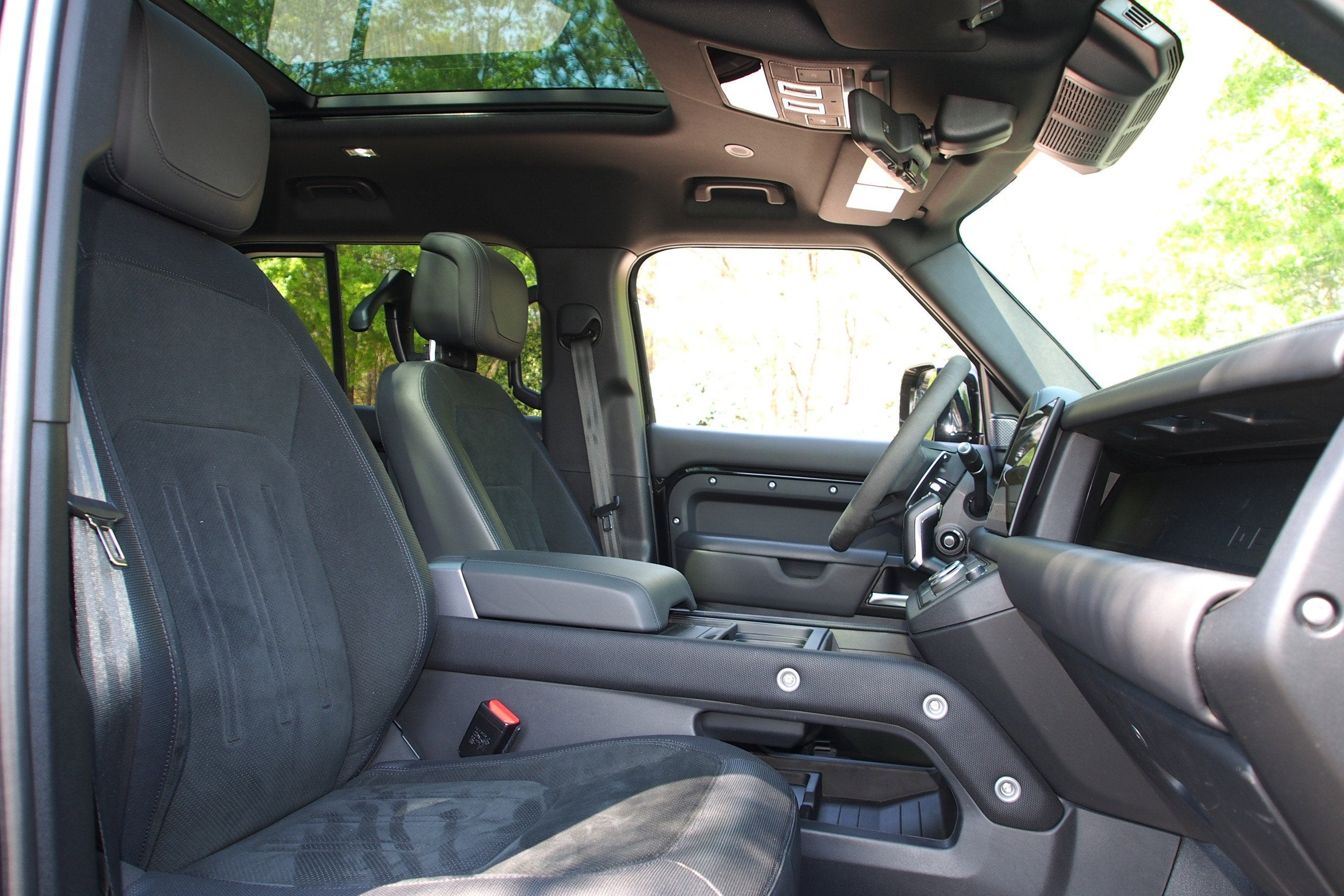 2024 Land Rover Defender V8