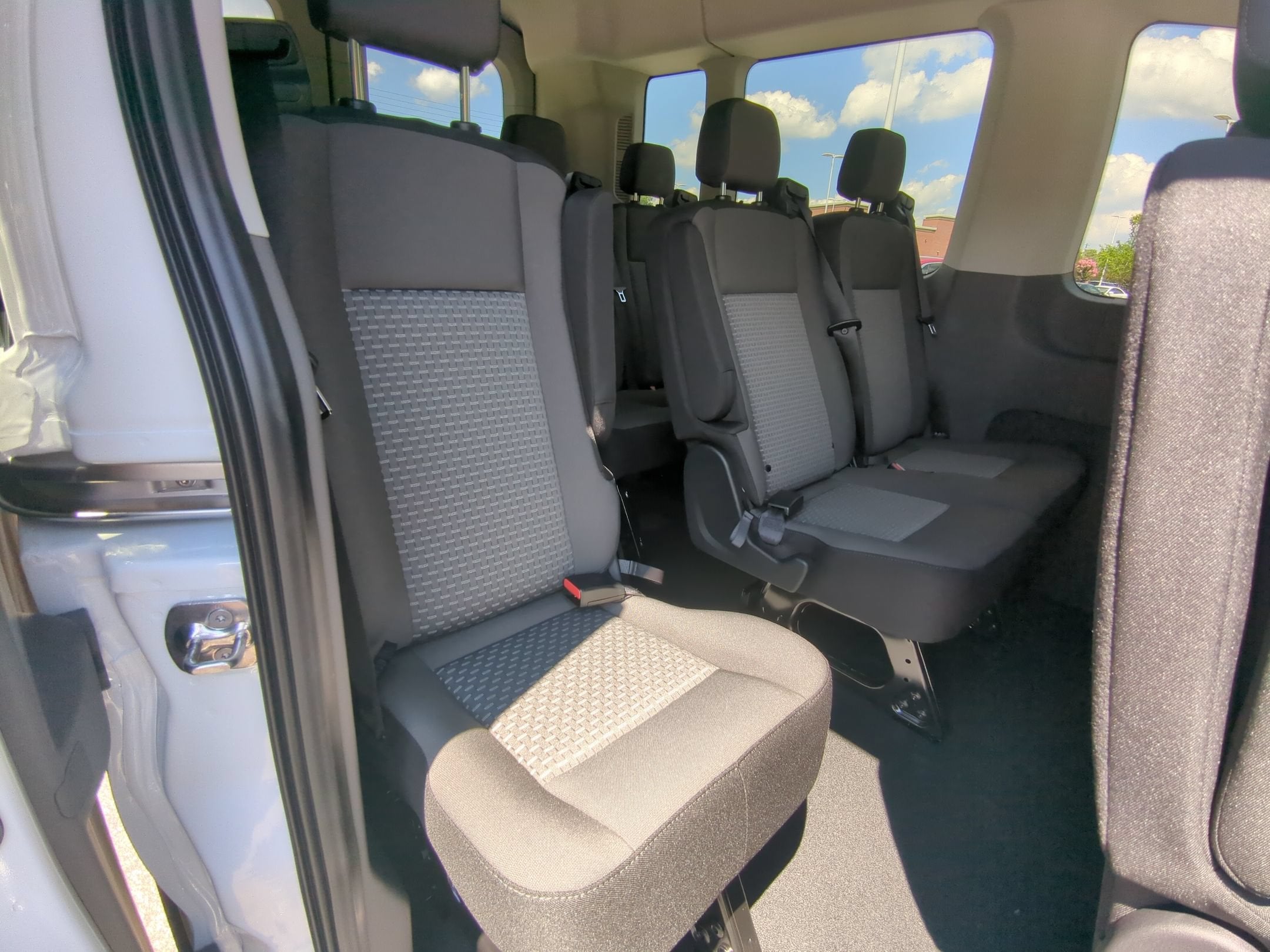 2026 Ford Transit Passenger Wagon XLT