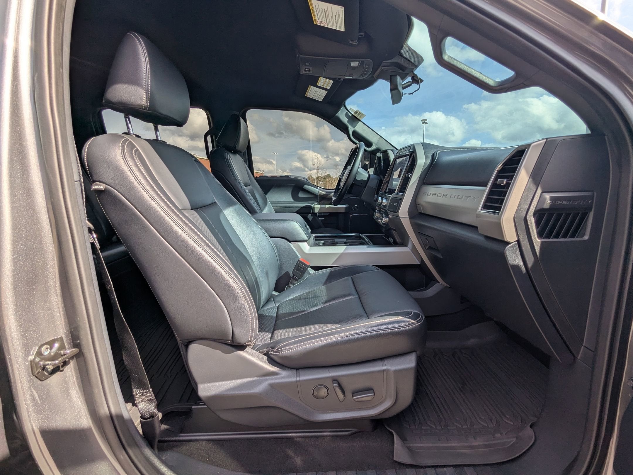 2022 Ford Super Duty F-250 SRW LARIAT