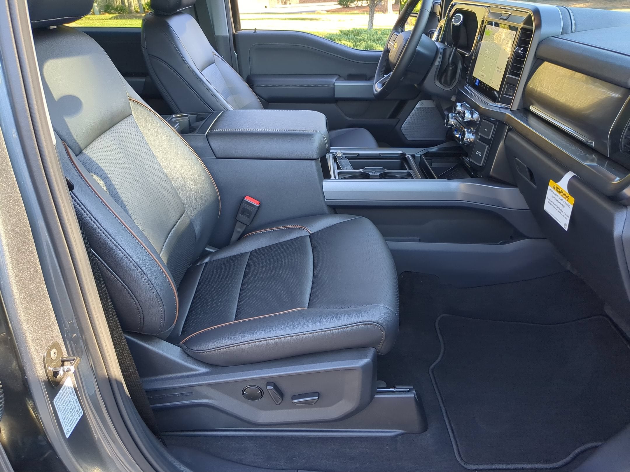 2027 Ford Super Duty F-350 SRW LARIAT