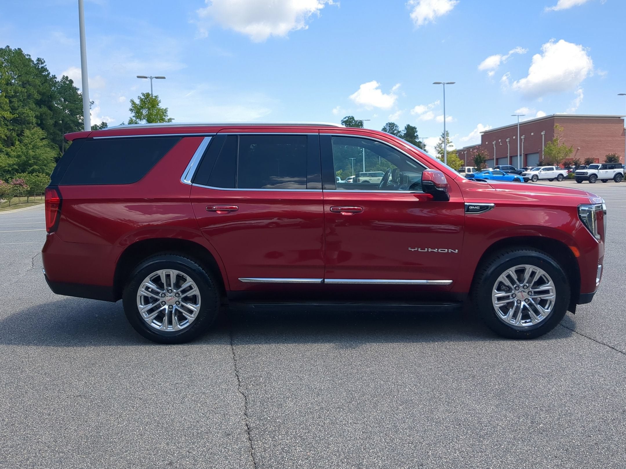 2021 GMC Yukon SLT