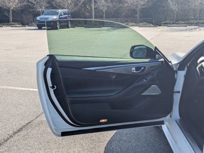 2022 INFINITI Q60 LUXE