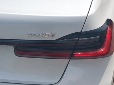 2022 BMW 7 Series 740i