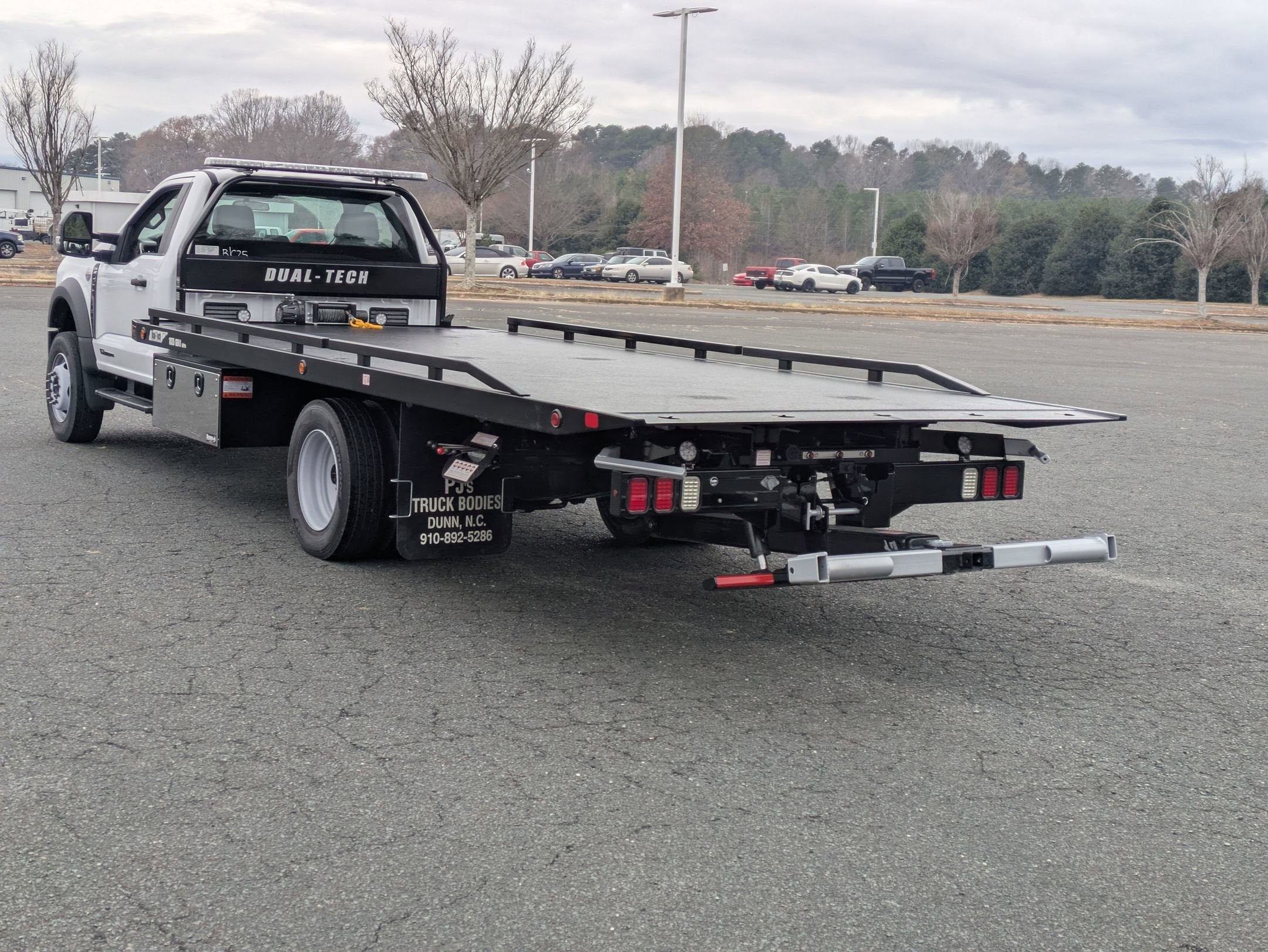 2025 Ford Super Duty F-600 DRW XL