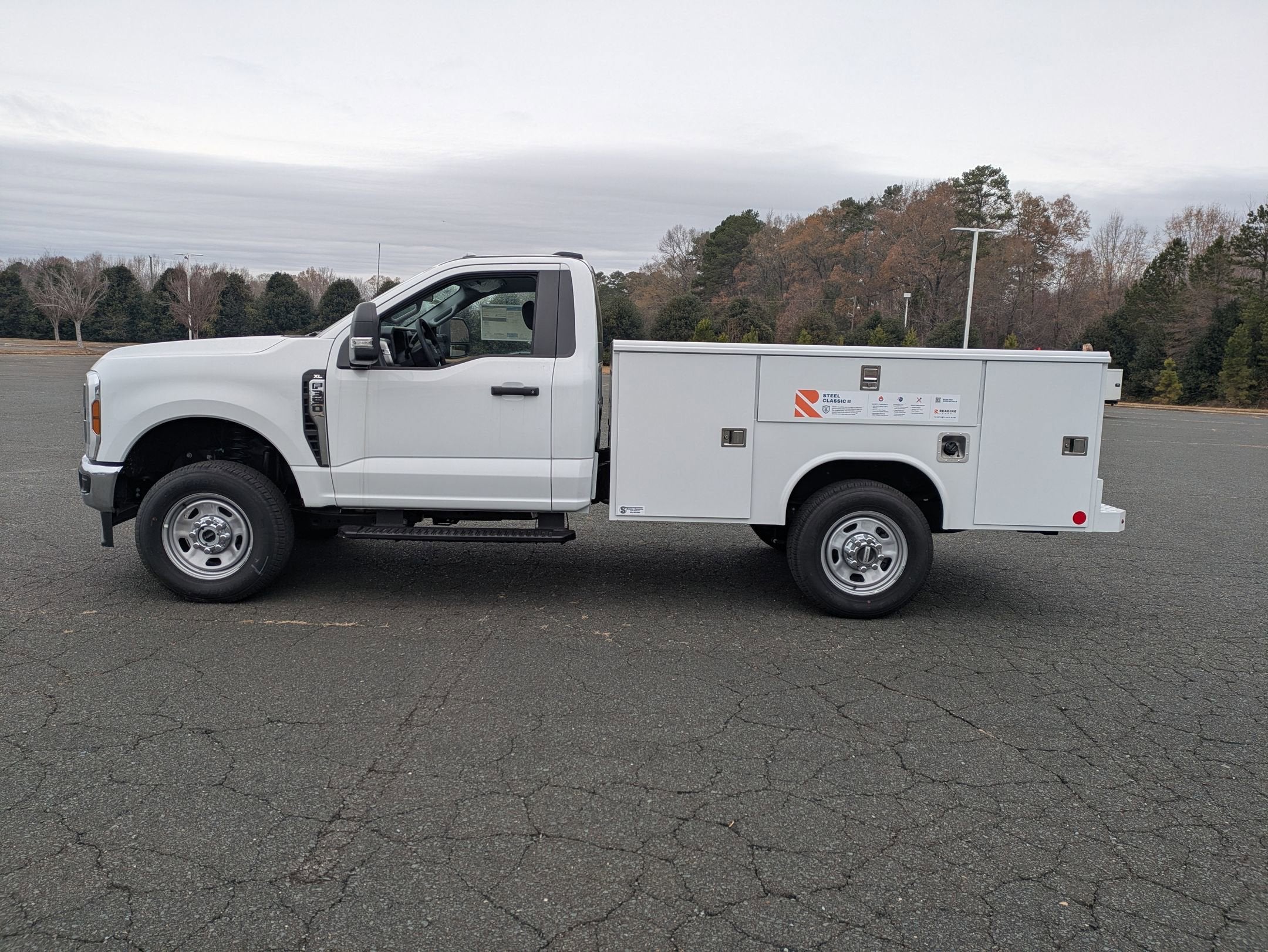 2025 Ford Super Duty F-350 SRW XL