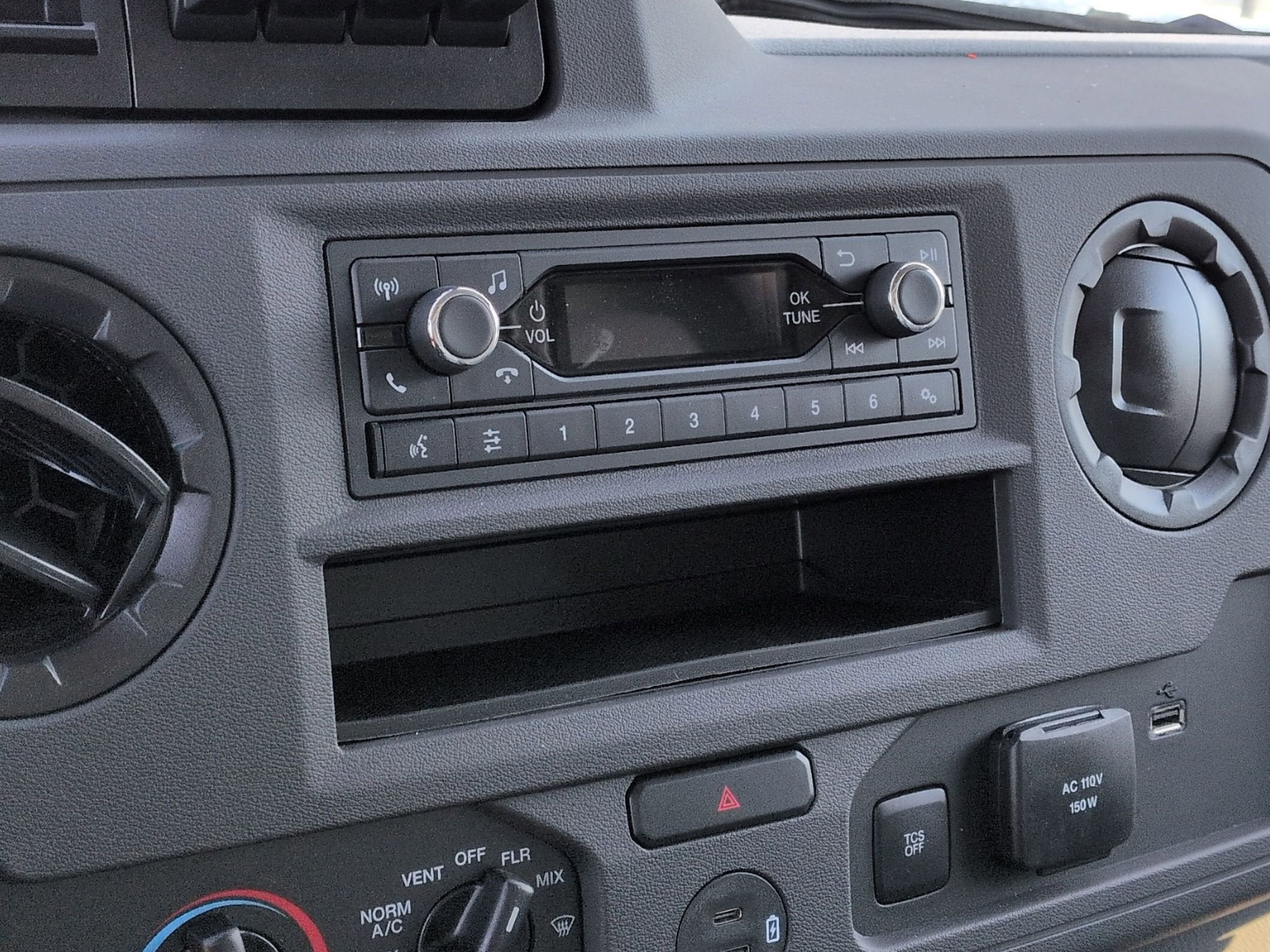 2026 Ford E-Series Cutaway Base