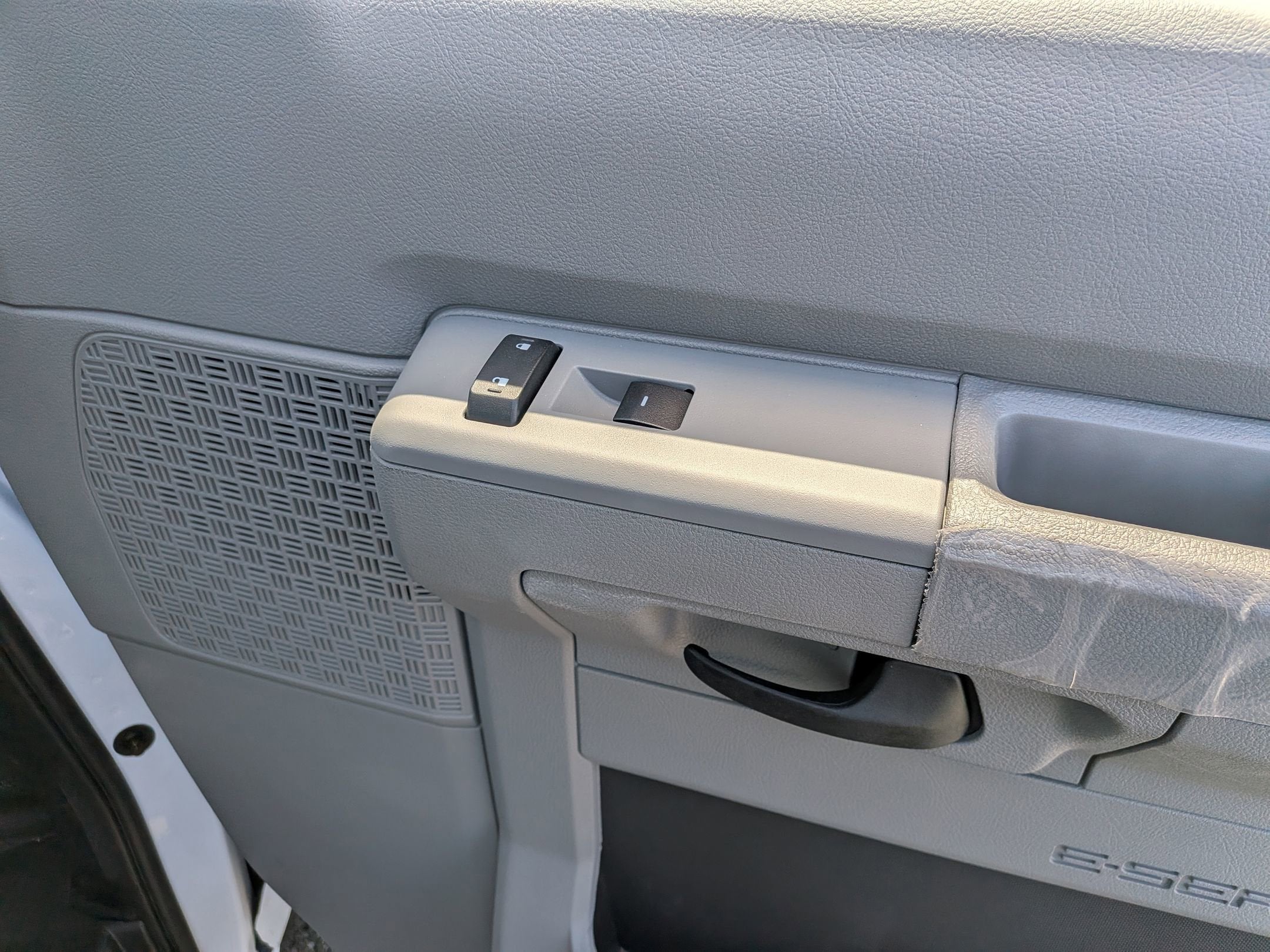 2026 Ford E-Series Cutaway Base