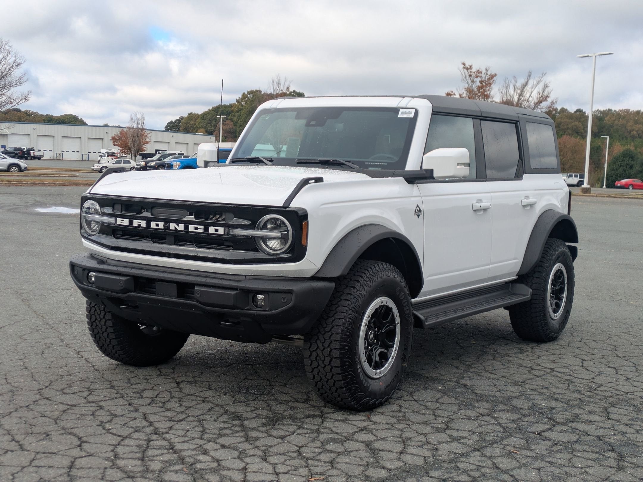 2025 Ford Bronco Outer Banks