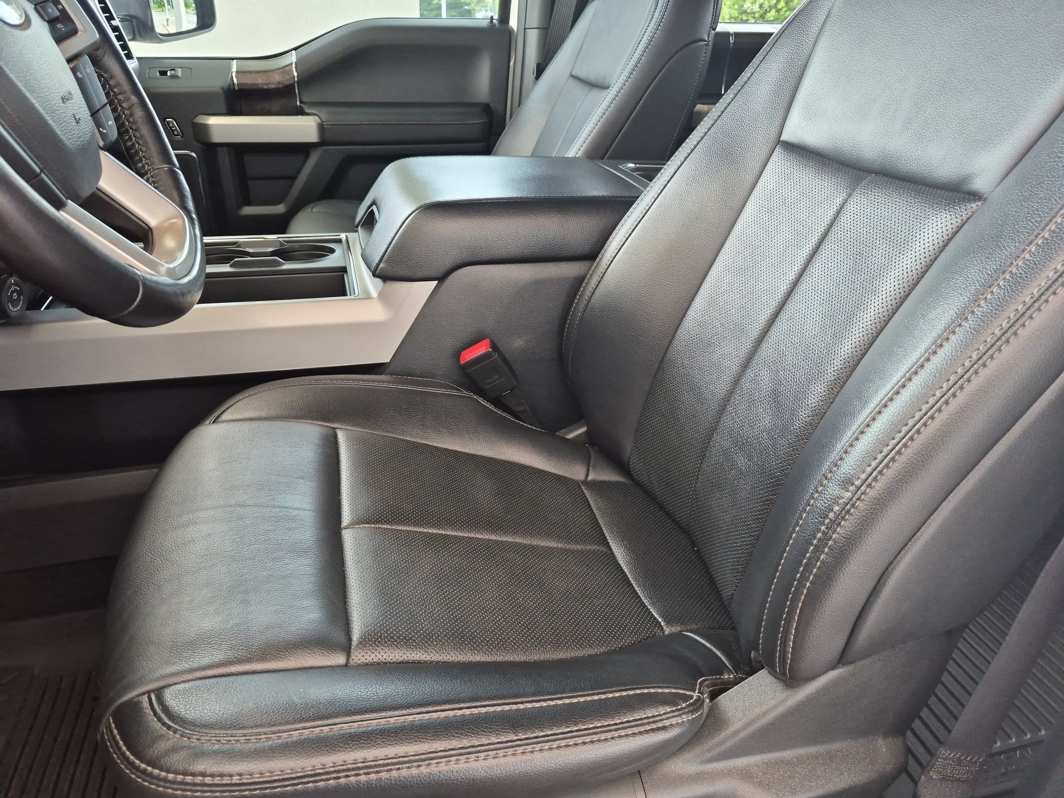 2022 Ford Super Duty F-250 SRW LARIAT