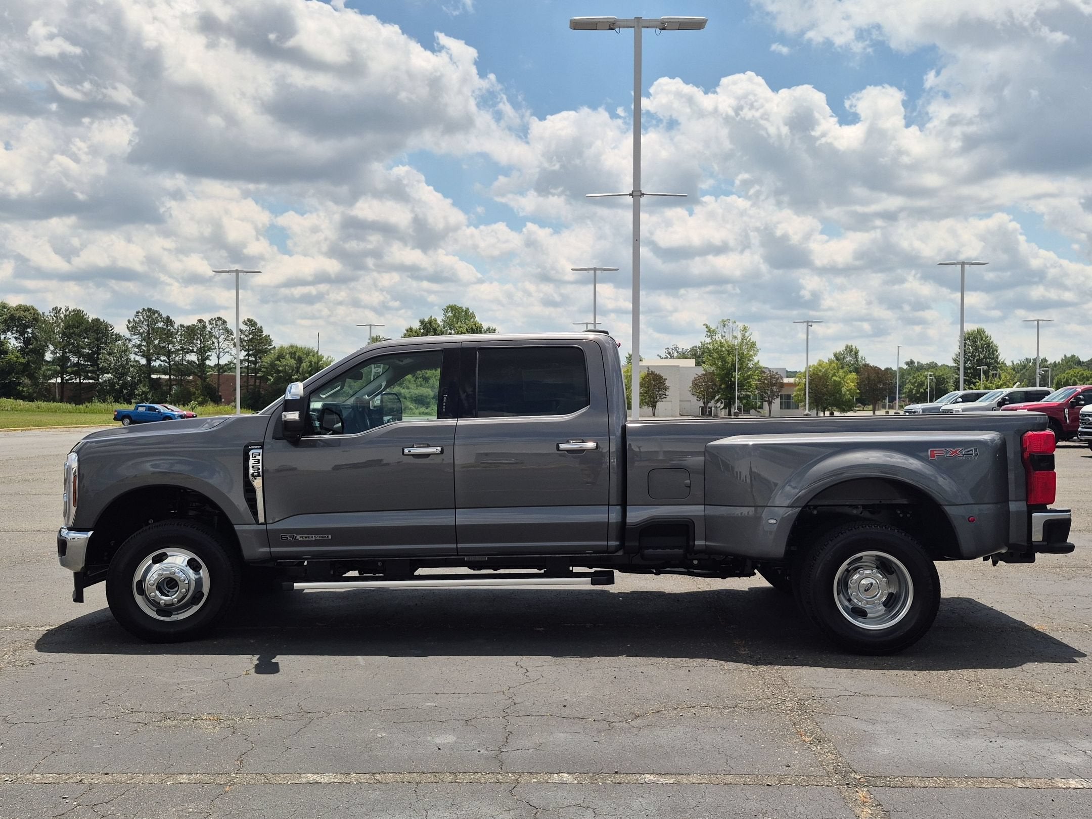 2026 Ford Super Duty F-350 DRW LARIAT