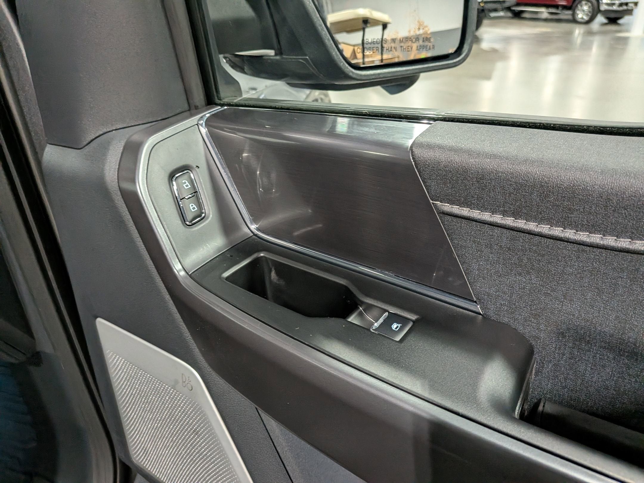 2025 Ford F-150 LARIAT Dark Trail