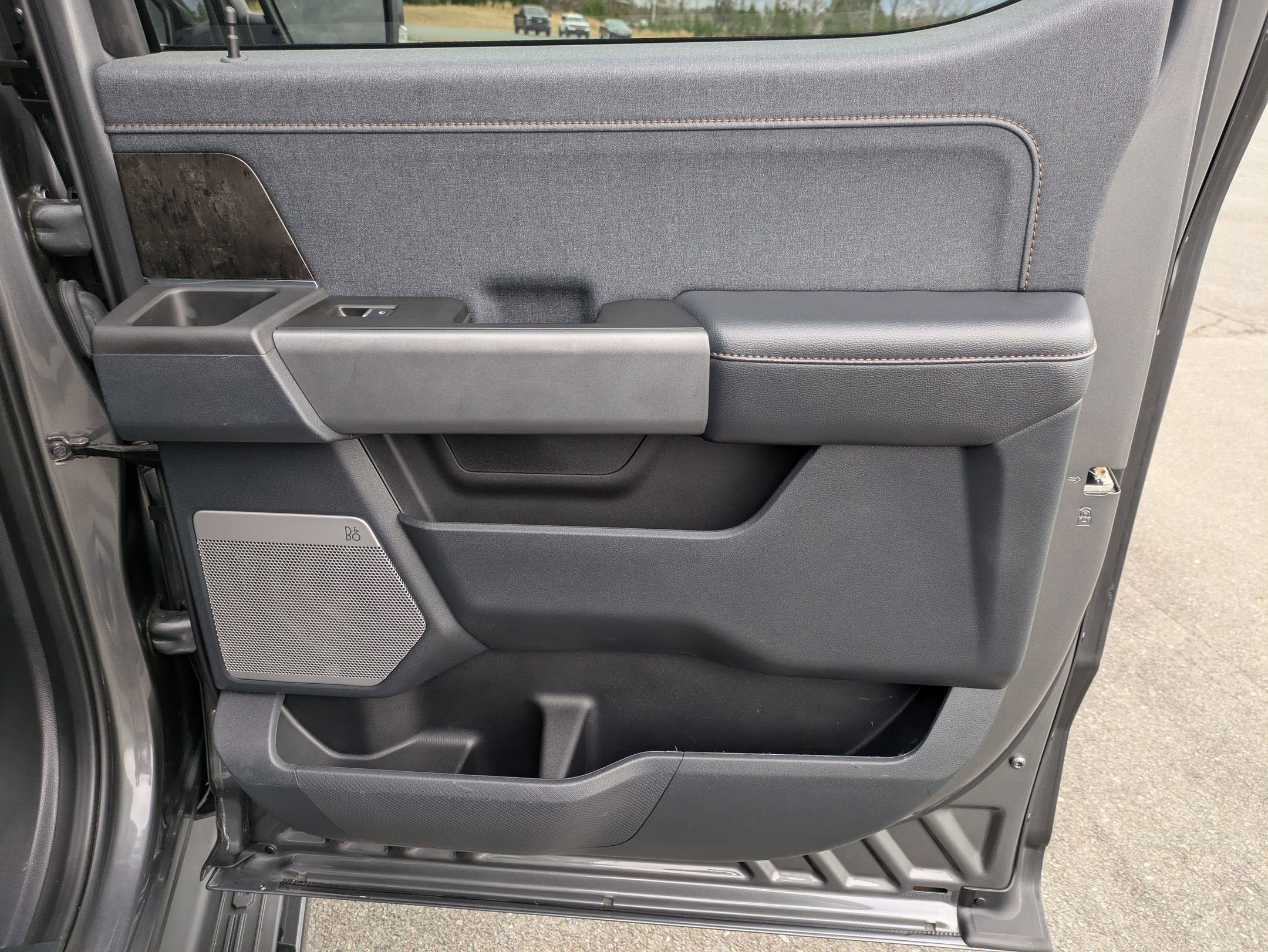 2023 Ford F-150 Lightning LARIAT