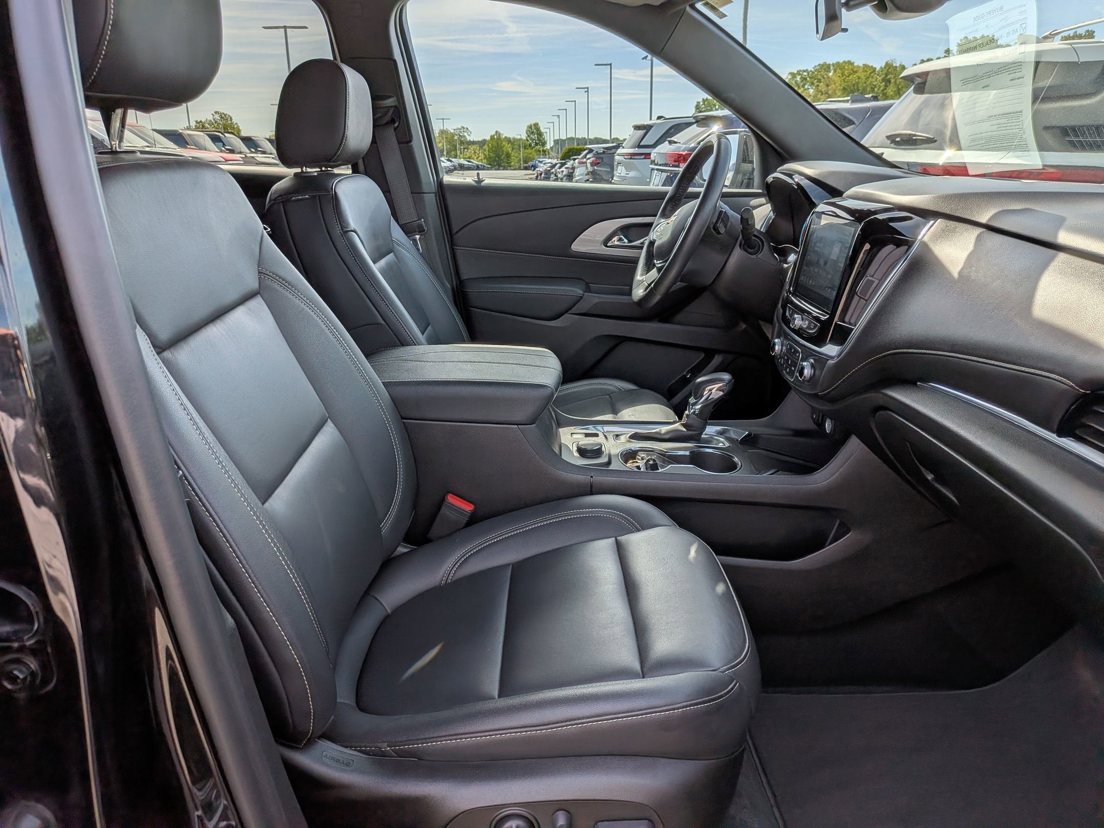 2022 Chevrolet Traverse LT Leather