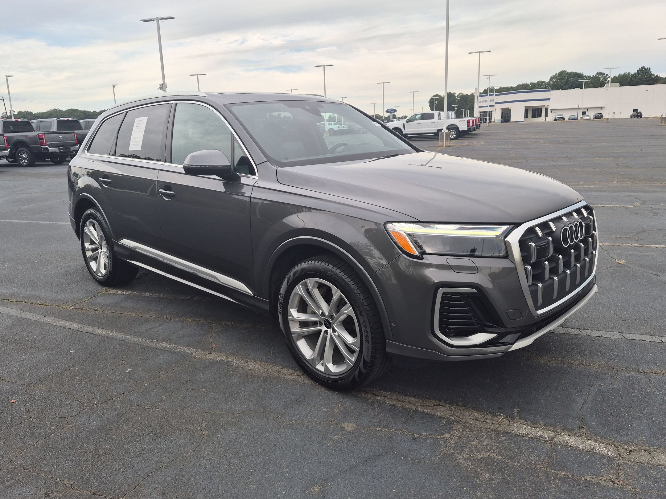 2025 Audi Q7 Premium Plus