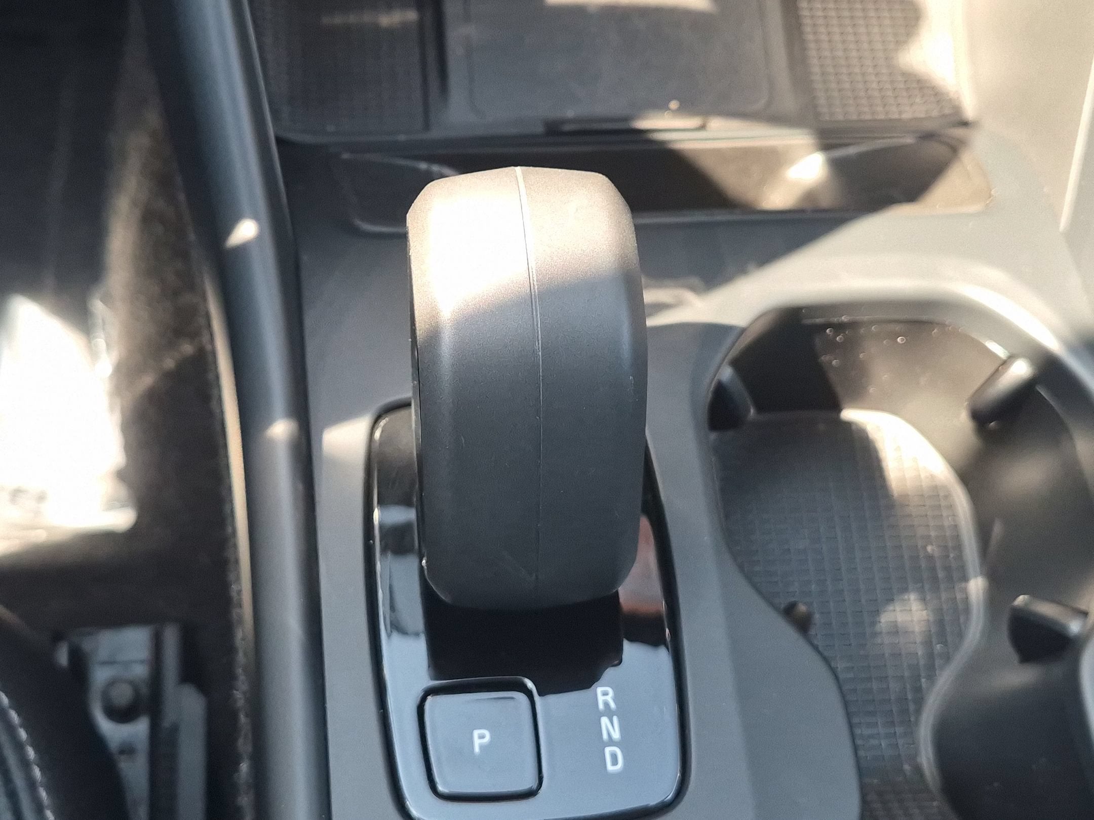 2025 Volvo XC40 Core Bright Theme