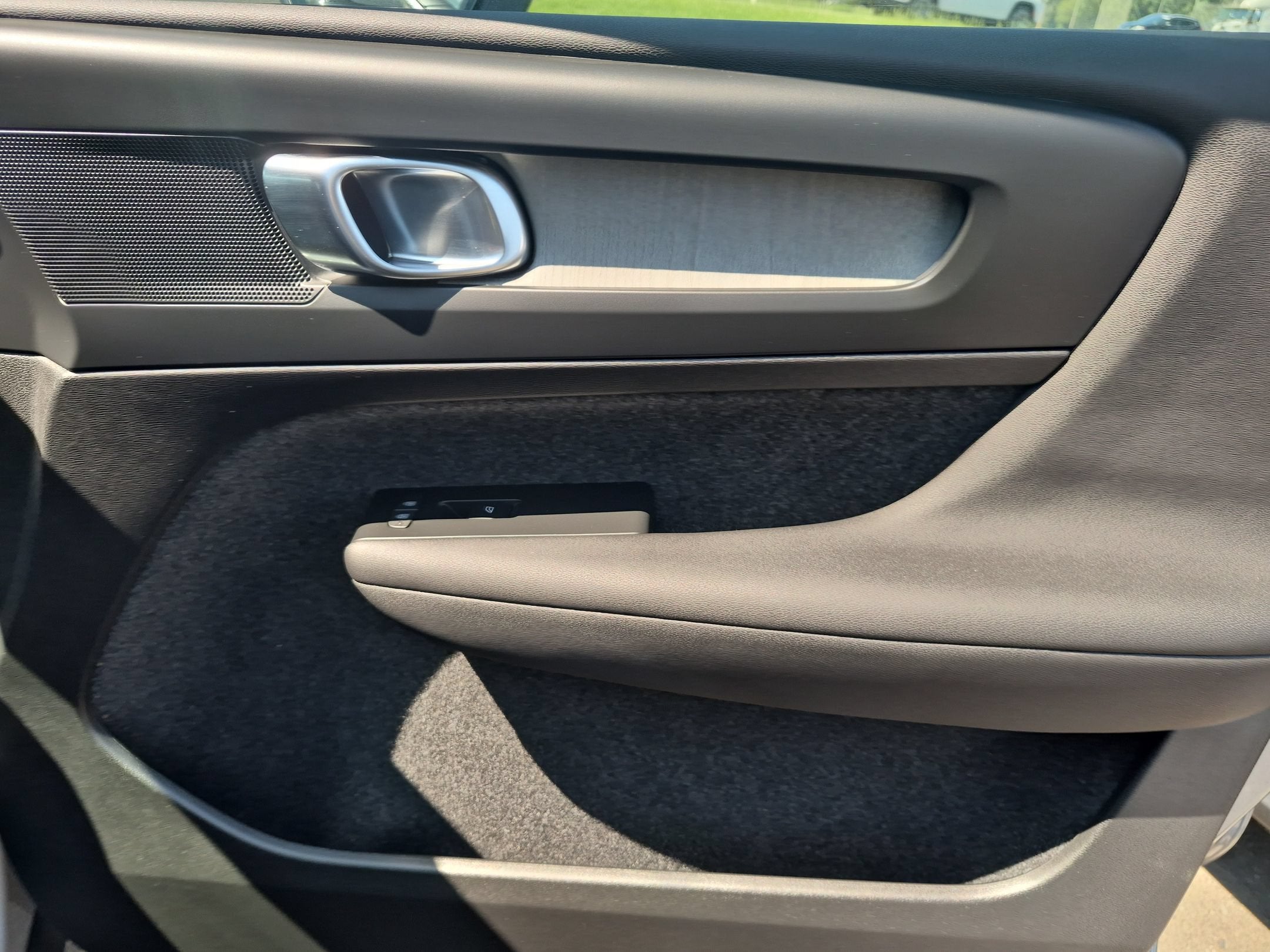 2025 Volvo XC40 Core Bright Theme