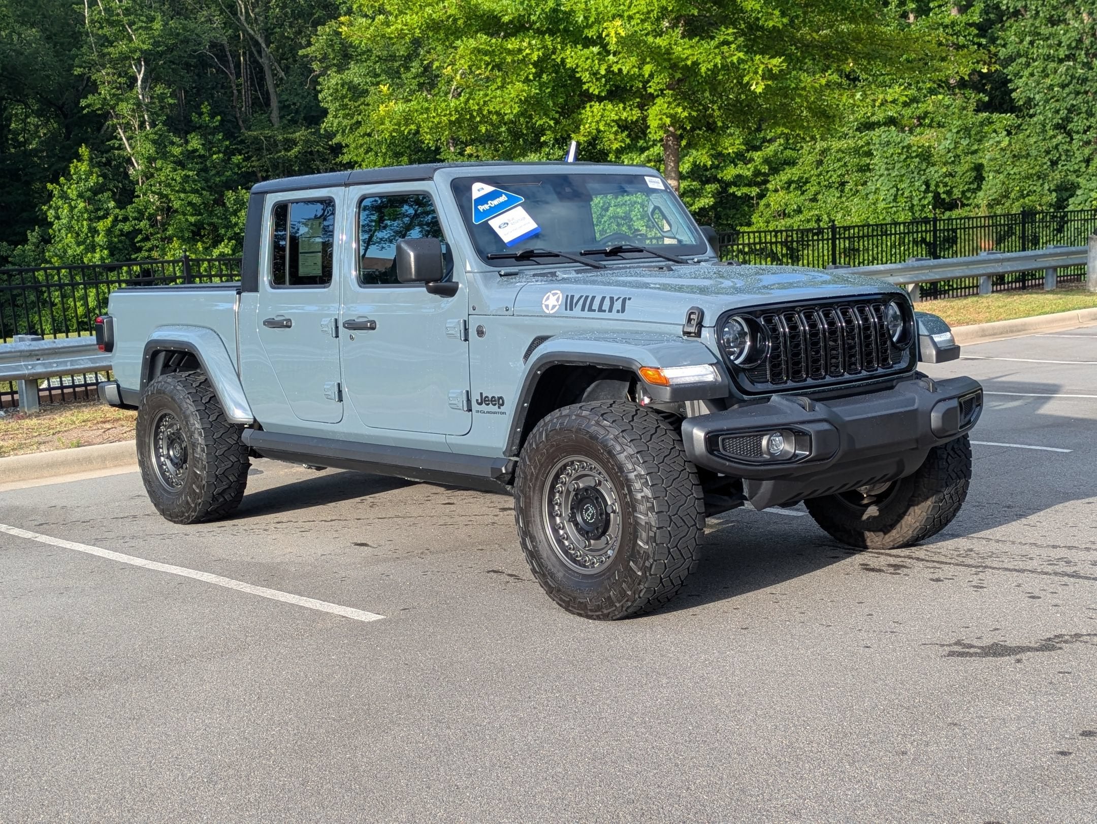 2024 Jeep Gladiator Willys's photo