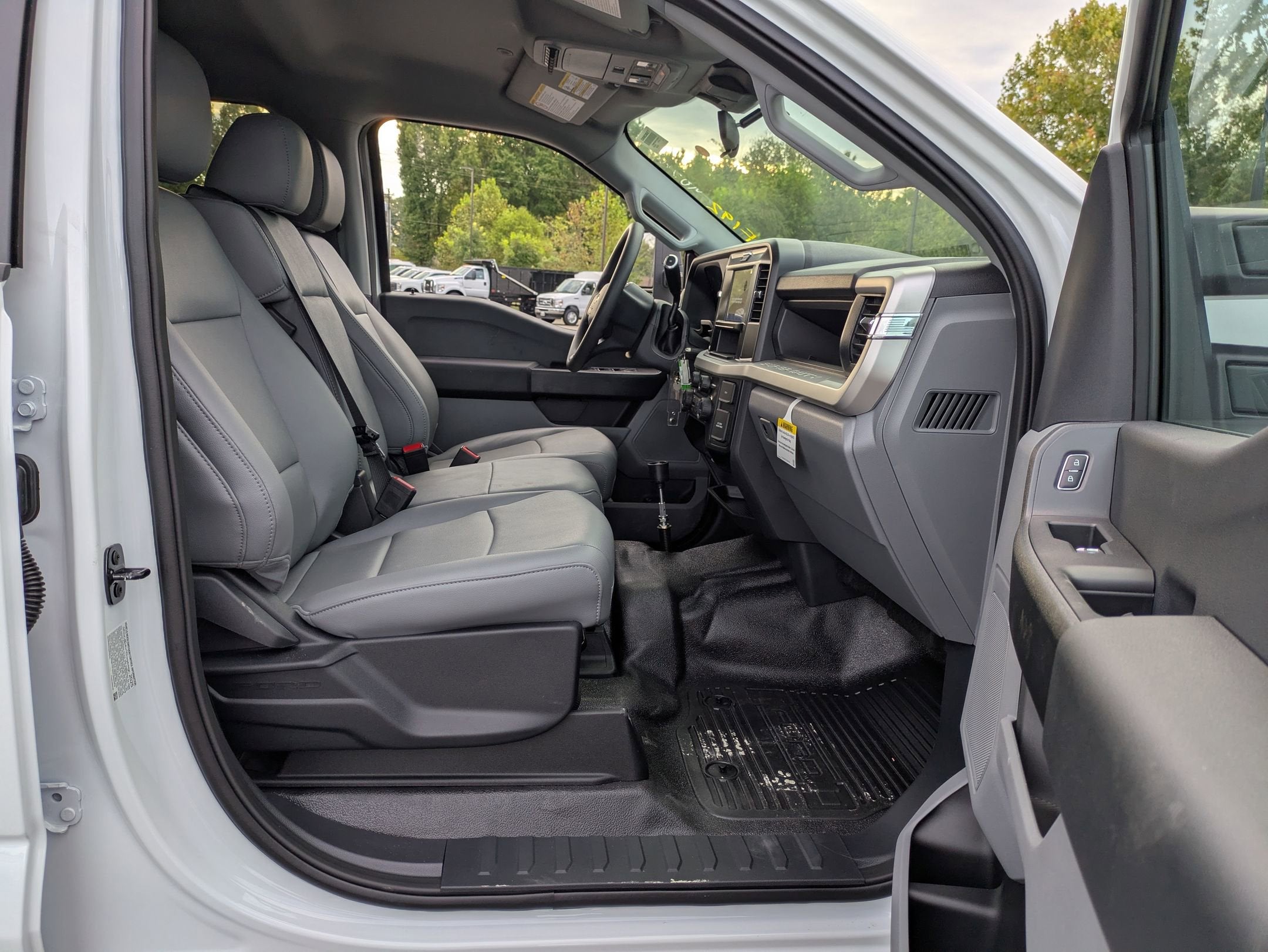 2025 Ford Super Duty F-550 DRW XL