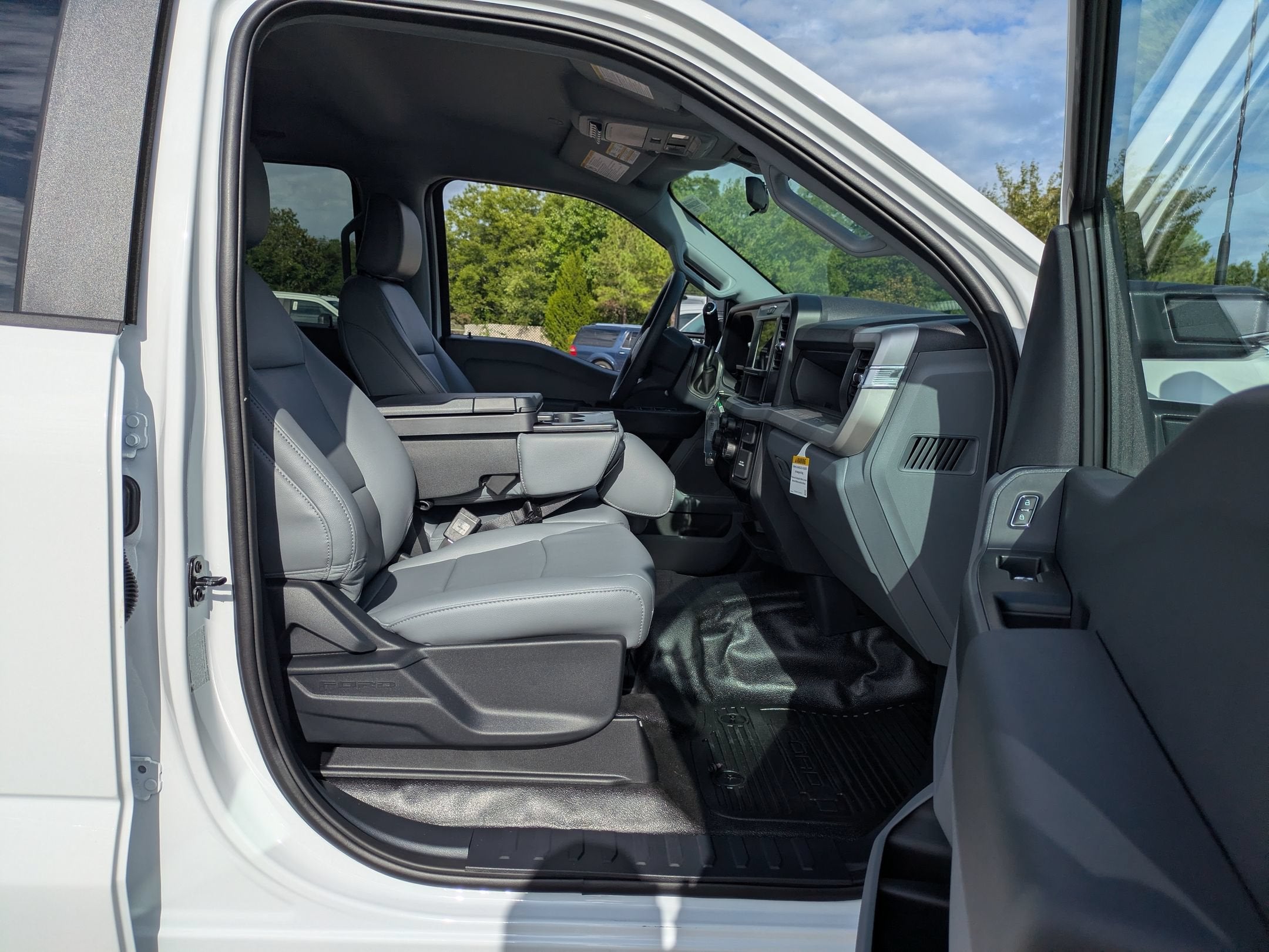 2026 Ford Super Duty F-550 DRW XL