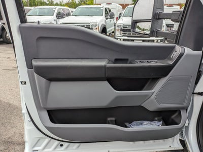 2025 Ford Super Duty F-550 DRW XL