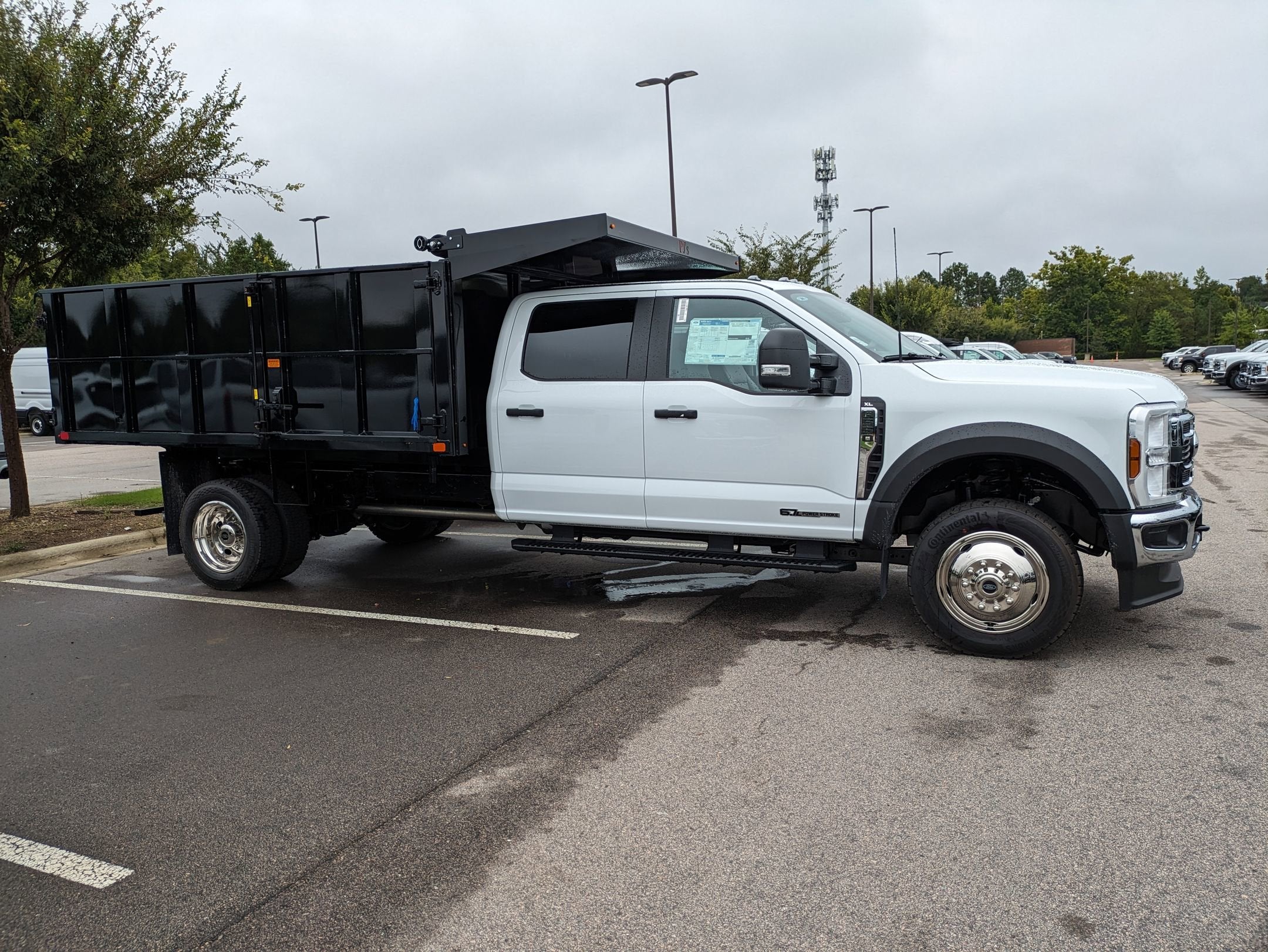 2025 Ford Super Duty F-550 DRW XL