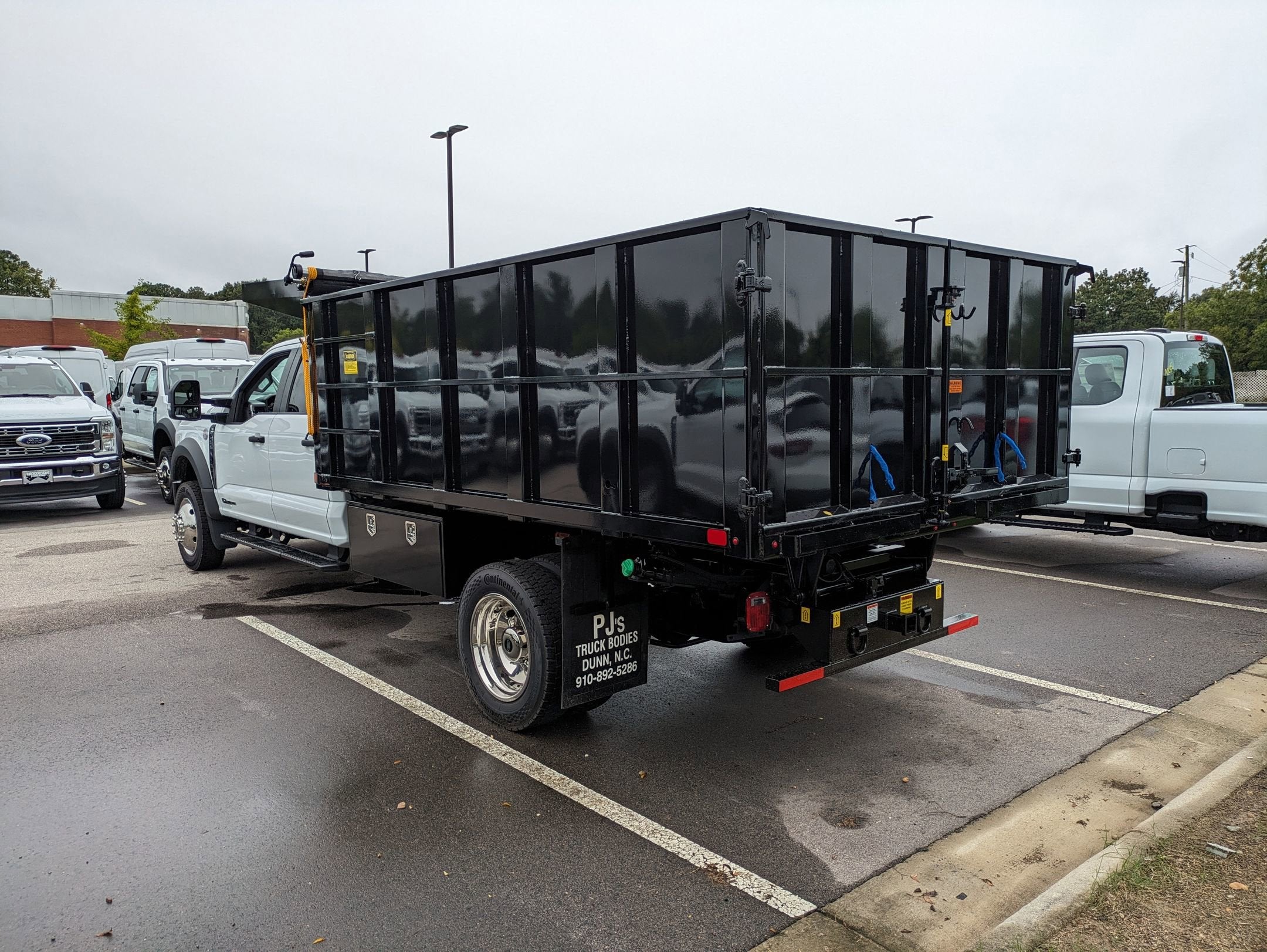 2025 Ford Super Duty F-550 DRW XL