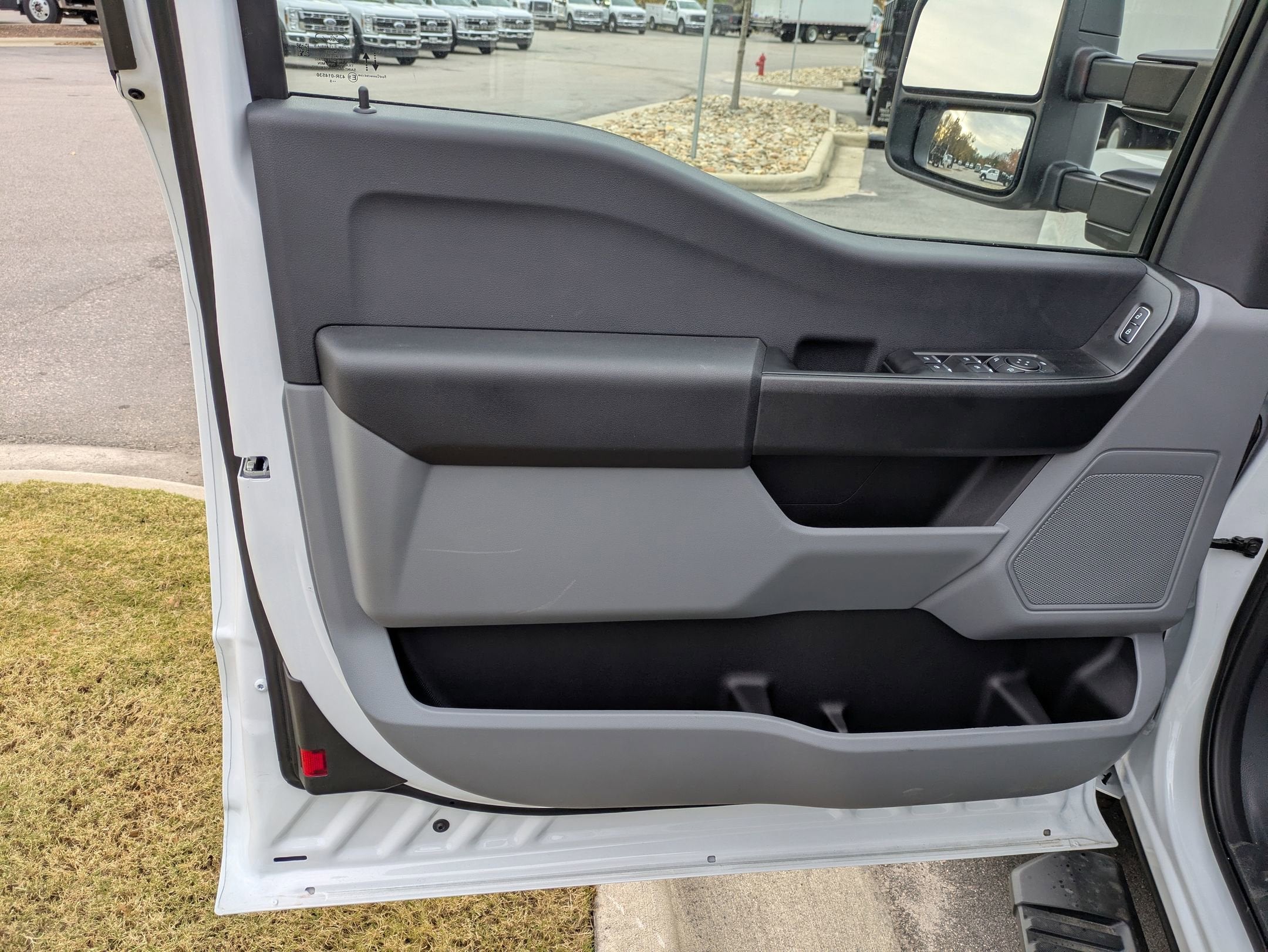 2025 Ford Super Duty F-350 SRW XL