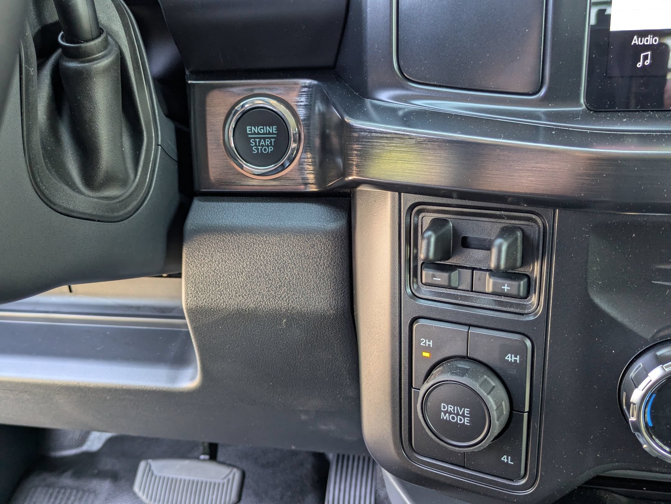 2026 Ford Super Duty F-450 DRW LARIAT