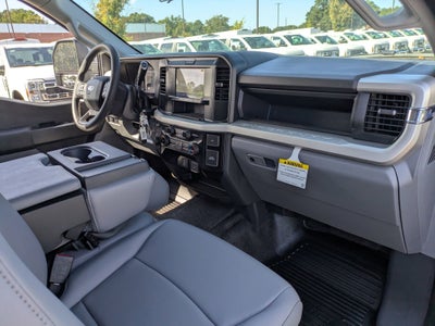 2025 Ford Super Duty F-550 DRW XL