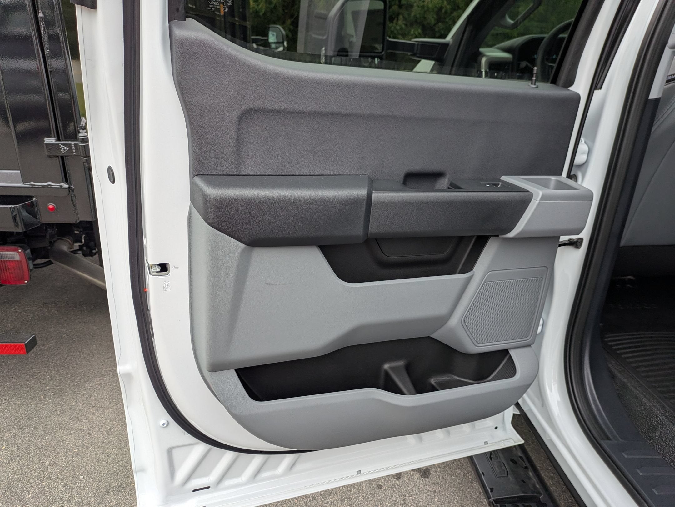 2027 Ford Super Duty F-550 DRW XL