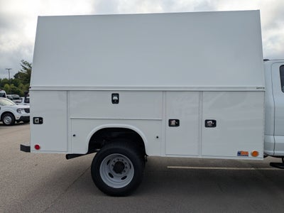 2026 Ford Super Duty F-550 DRW XL