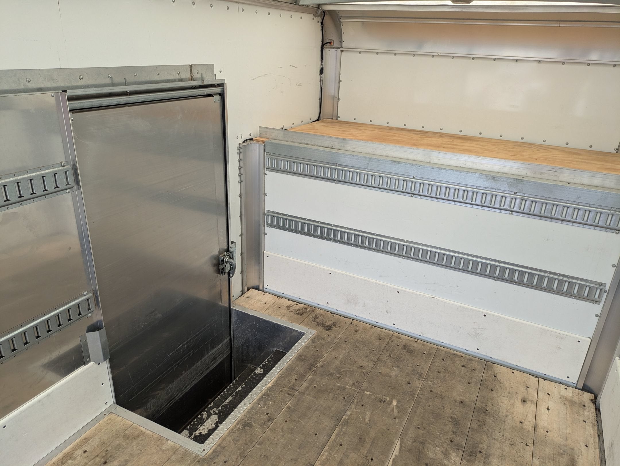 2024 Ford F-550 Super Duty Chassis Cab XL - Photo 28