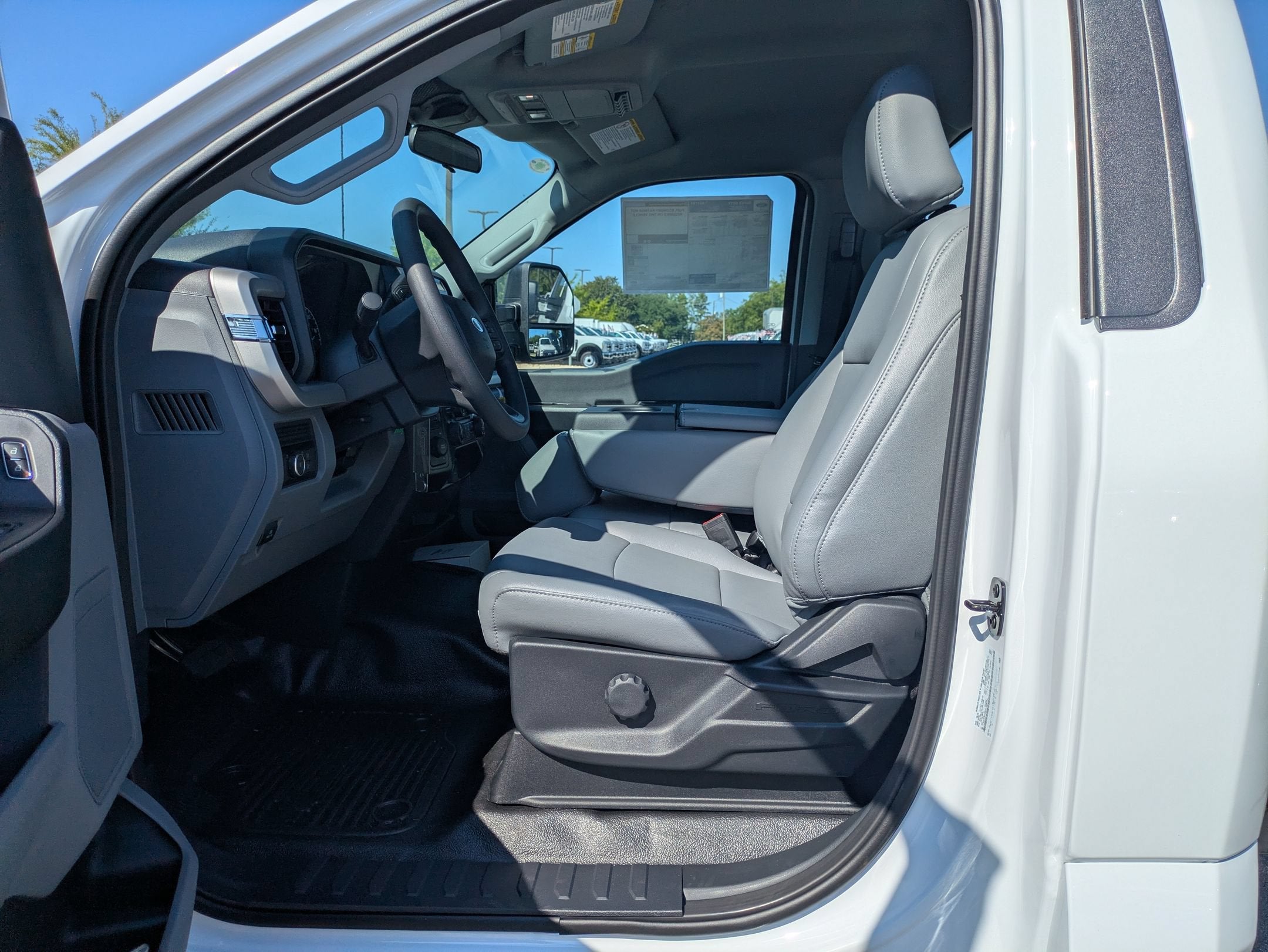 2026 Ford Super Duty F-550 DRW XL