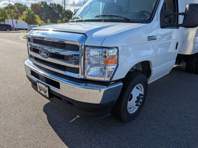 2027 Ford E-Series Cutaway Base