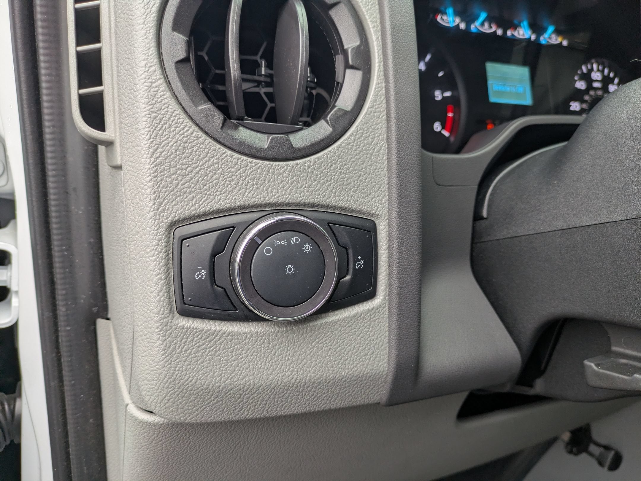 2025 Ford E-Series Cutaway Base