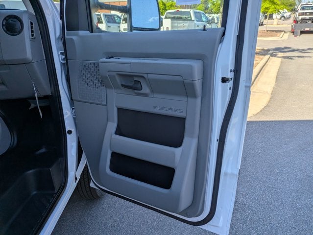 2027 Ford E-Series Cutaway Base